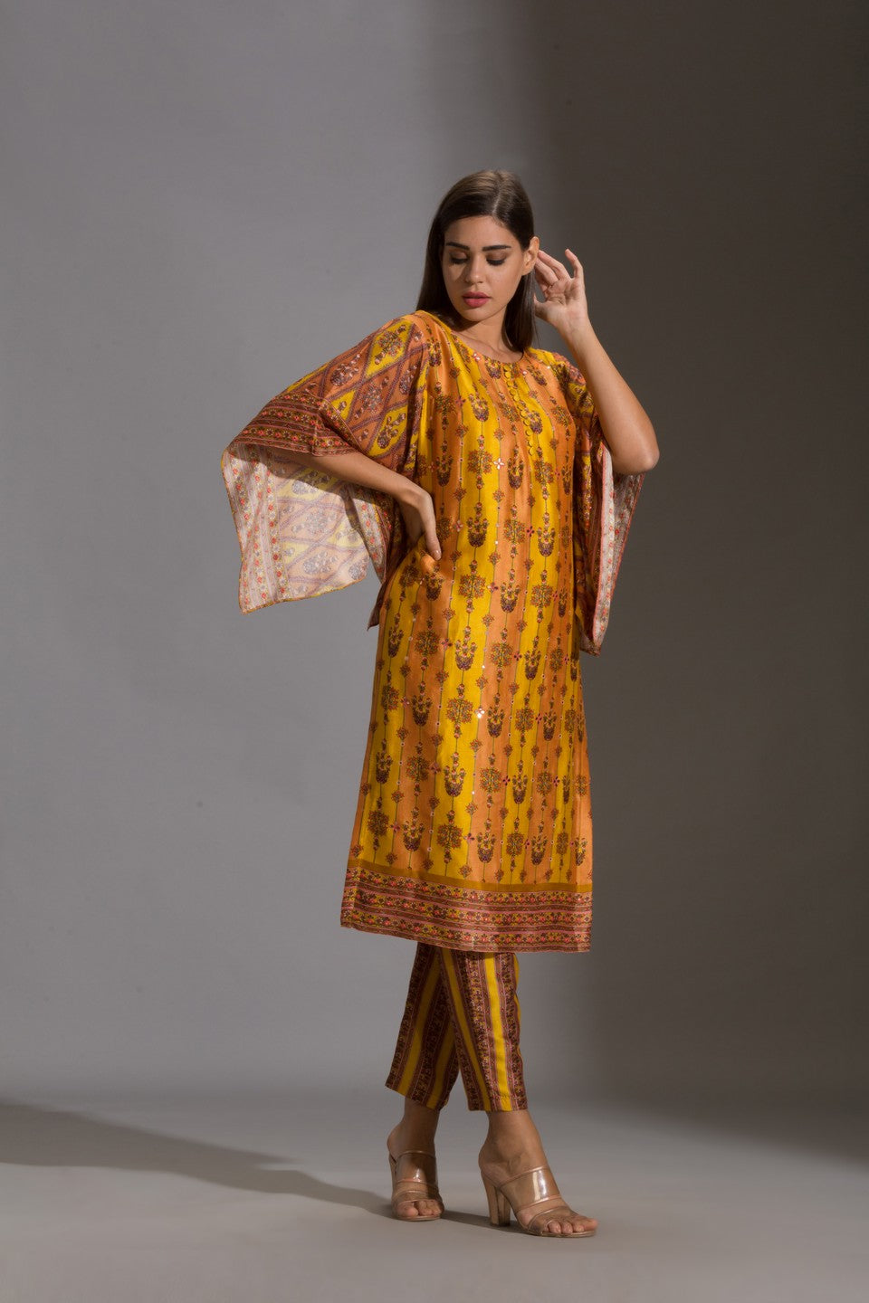 Kurta with side slit with printed pants