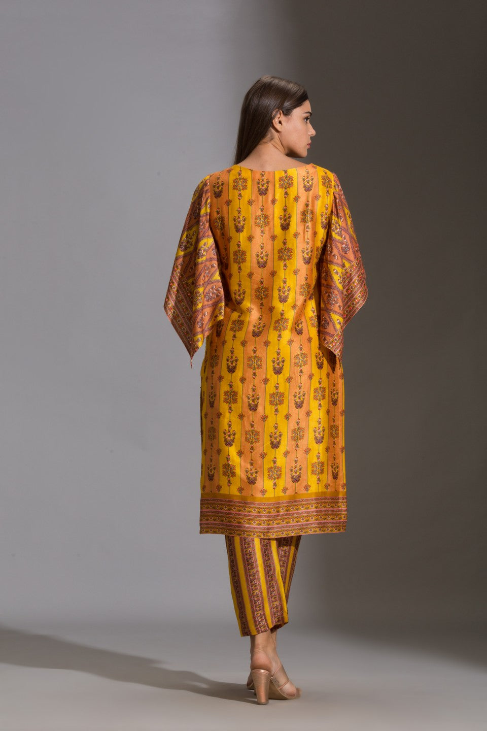 Kurta with side slit with printed pants