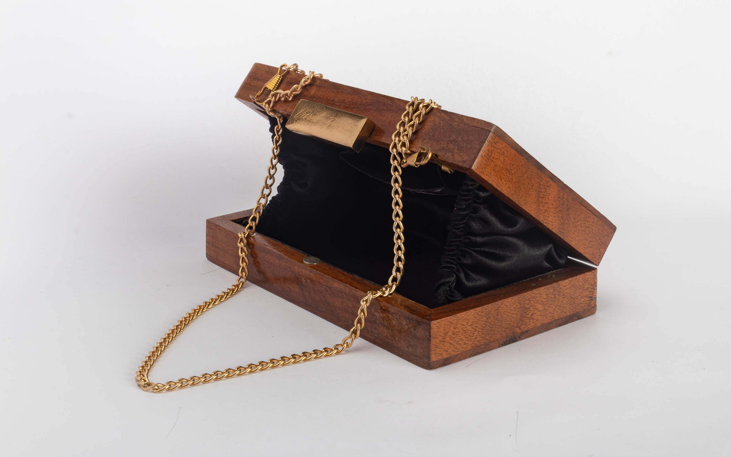 Gold wire detailing Clutch