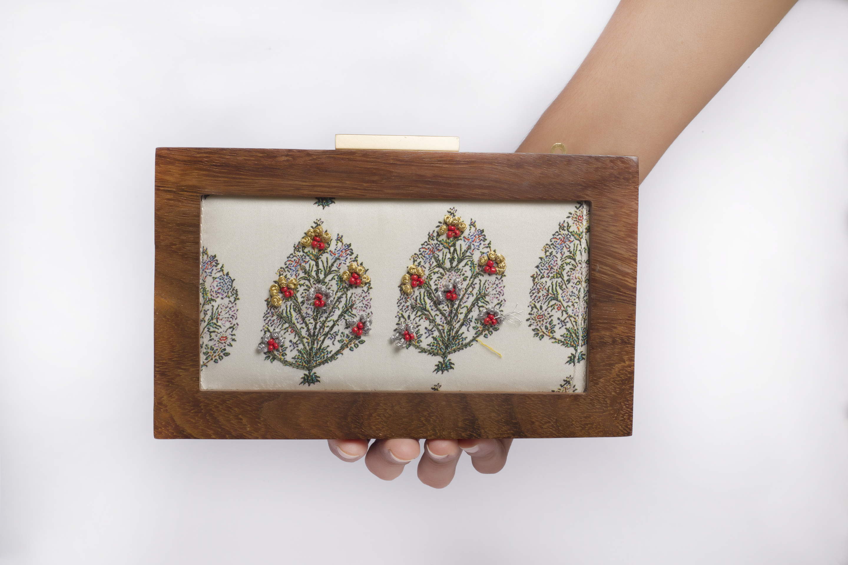 knot & bead work Clutch