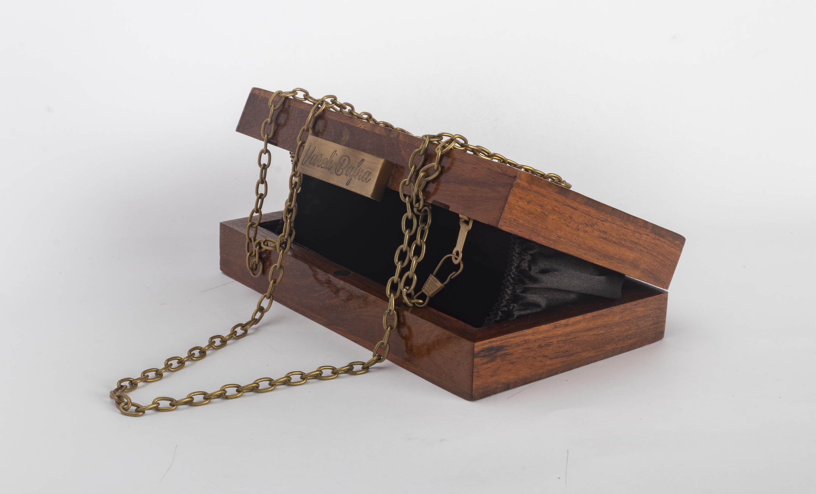 Gold wire detailing Clutch