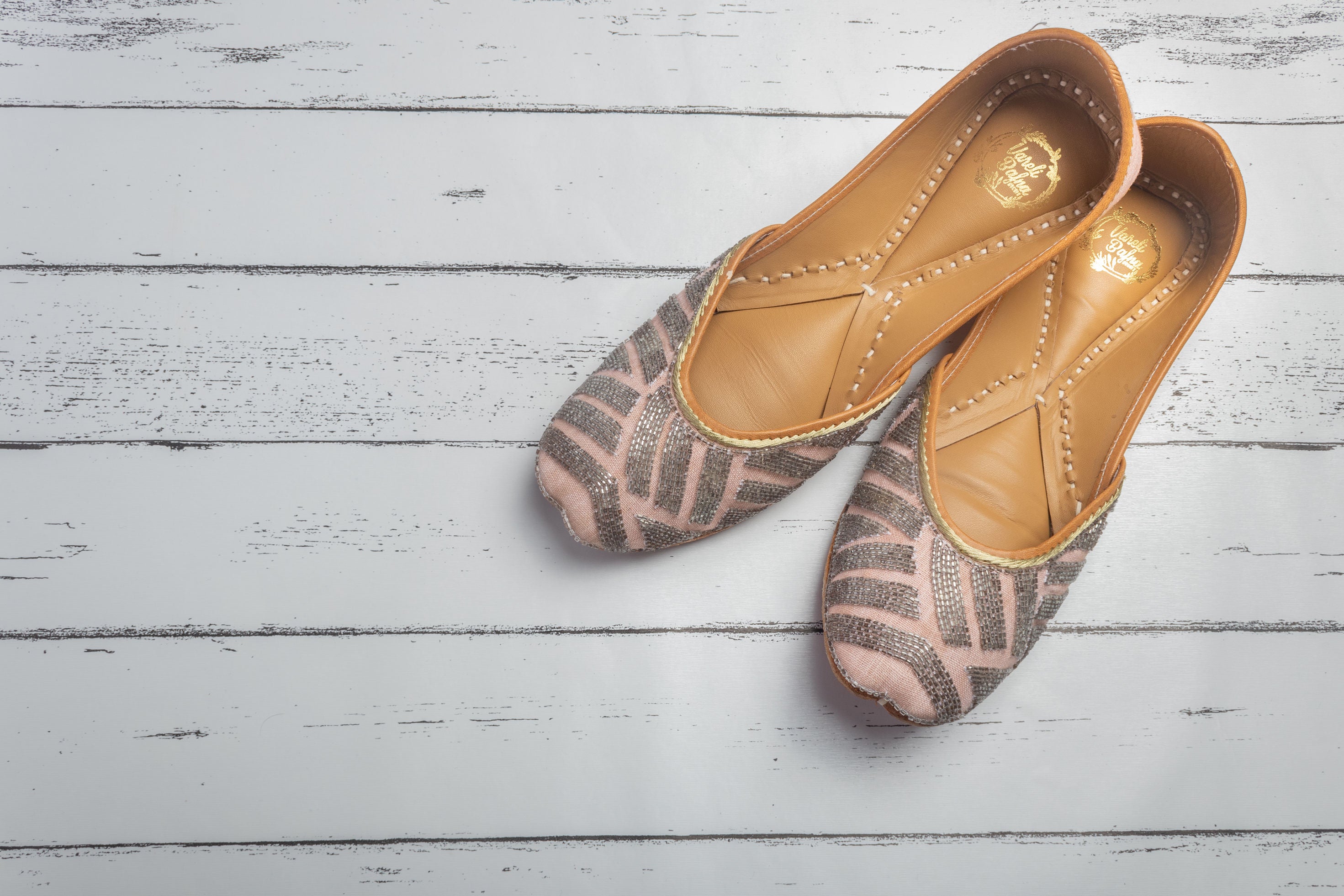Pink Hand embroidered Juttis