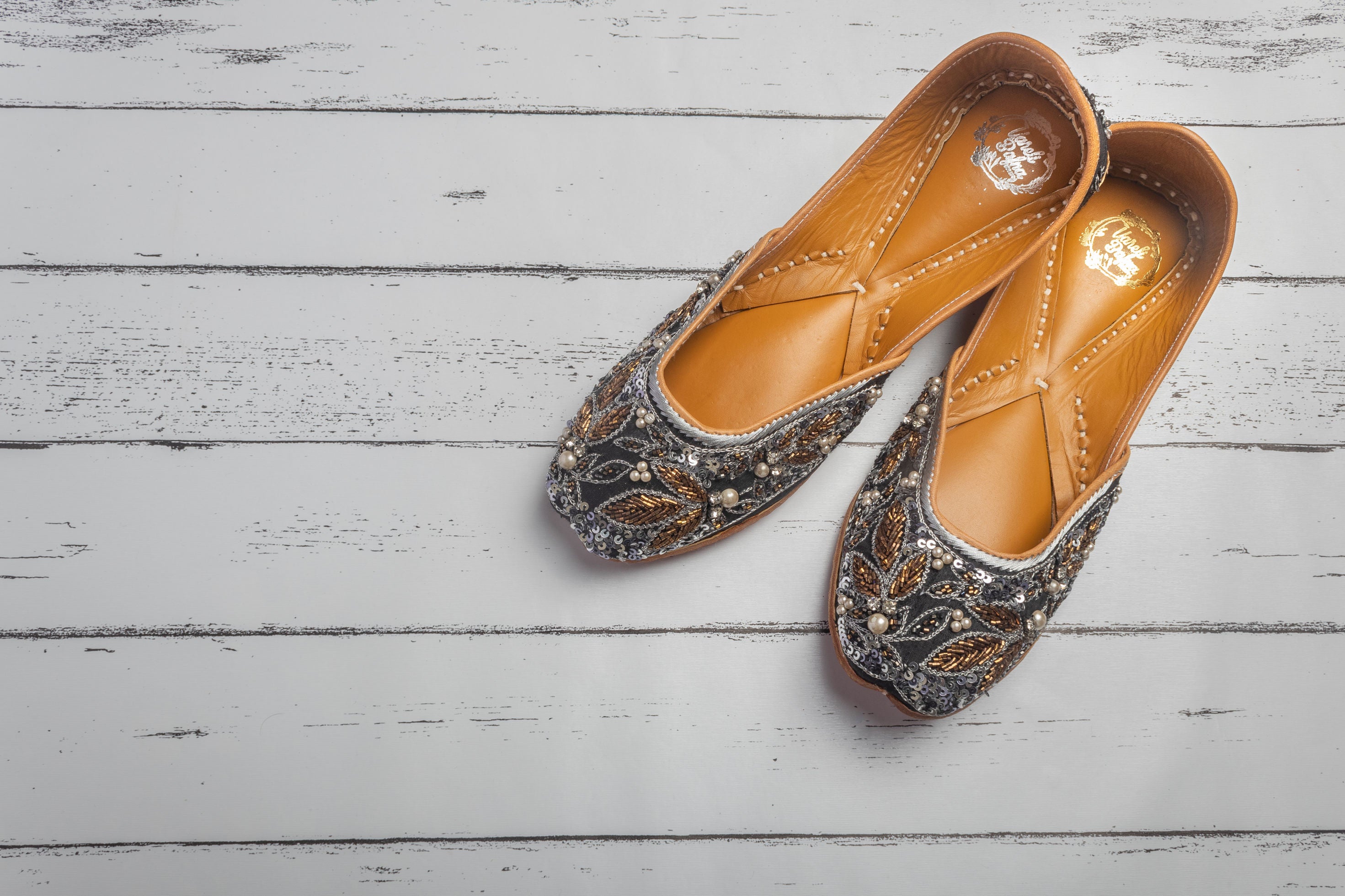 Black Hand embroidered Juttis