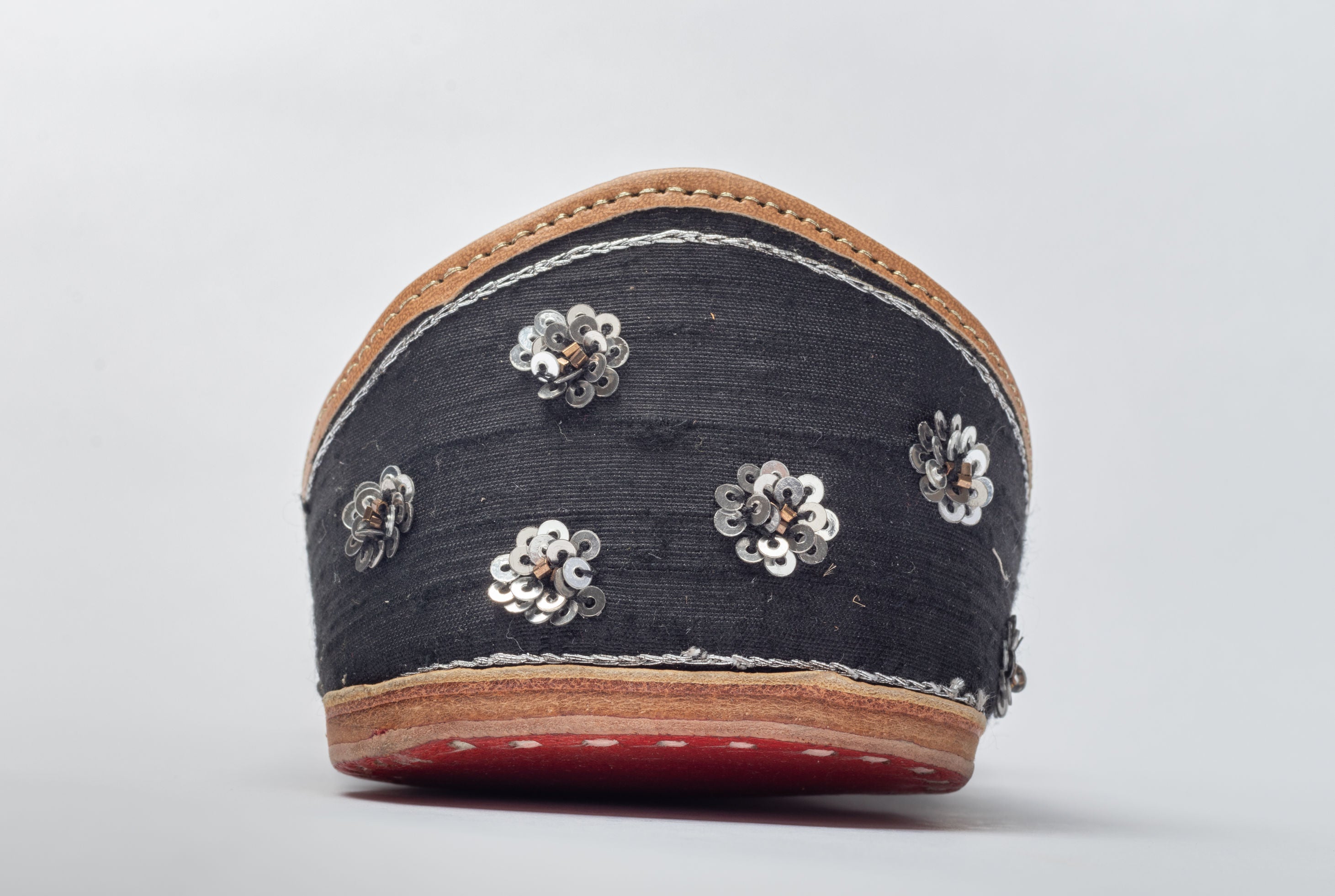 Black Hand embroidered Juttis