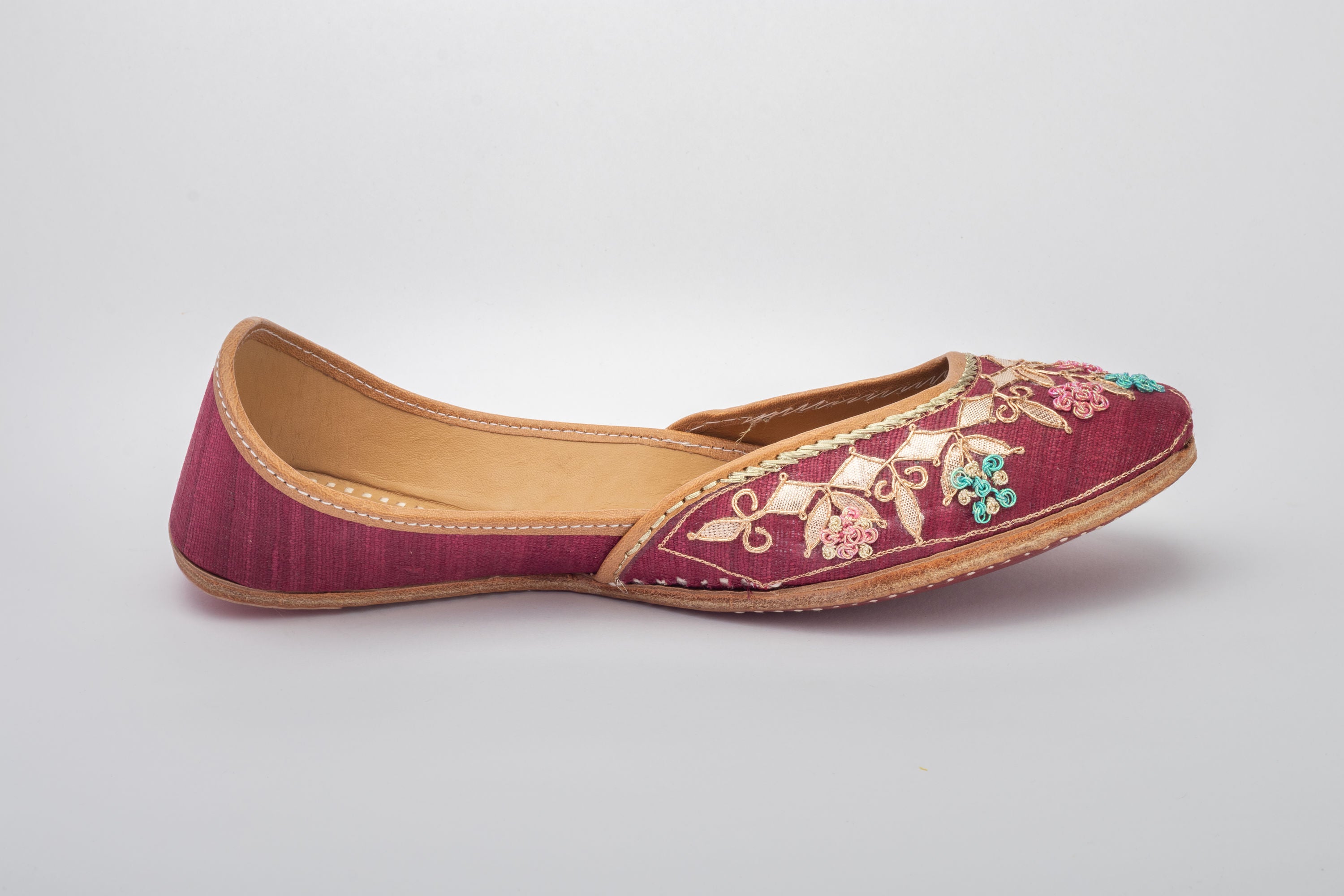 carmine red Hand embroidered Juttis