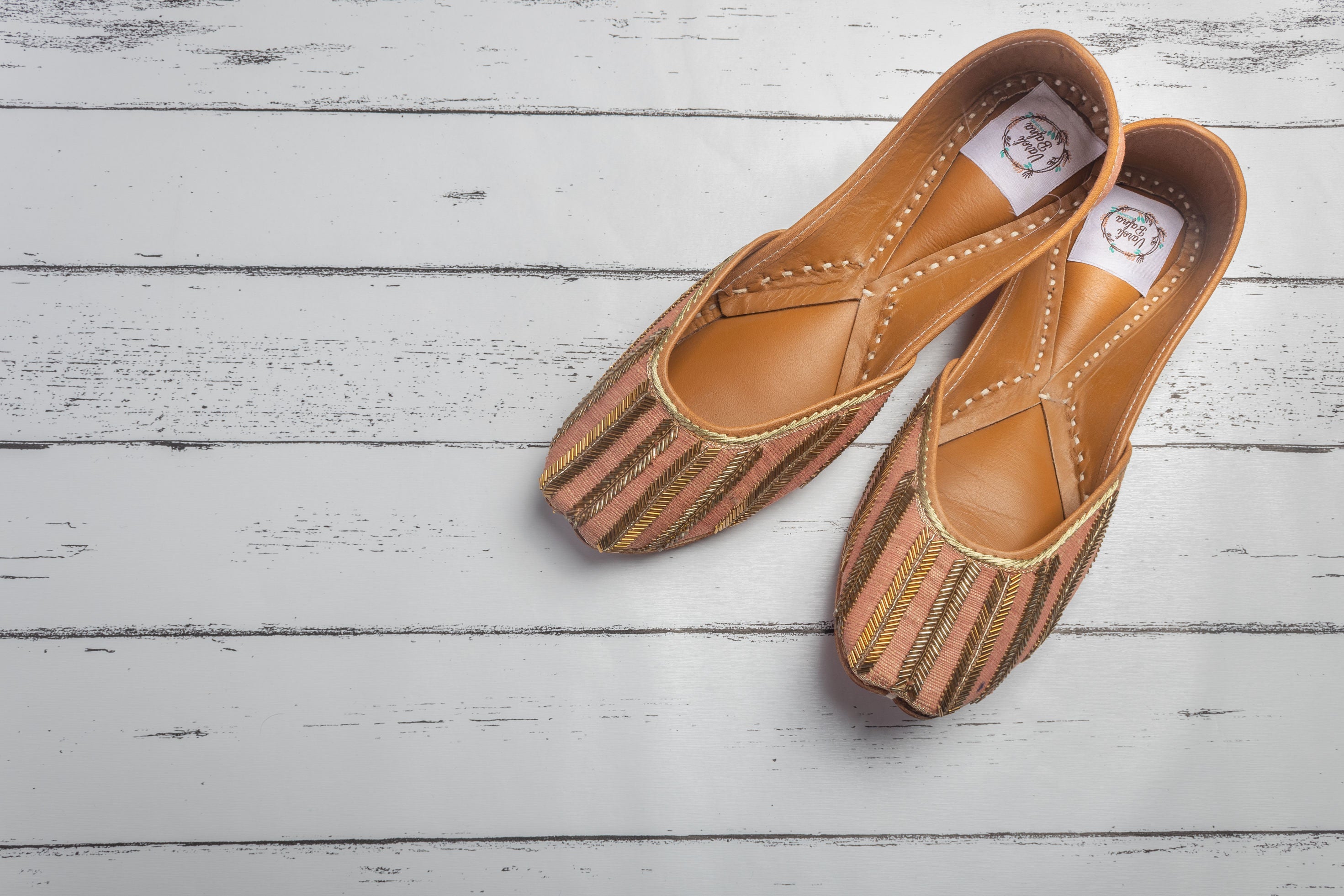 Pink Hand embroidered Juttis