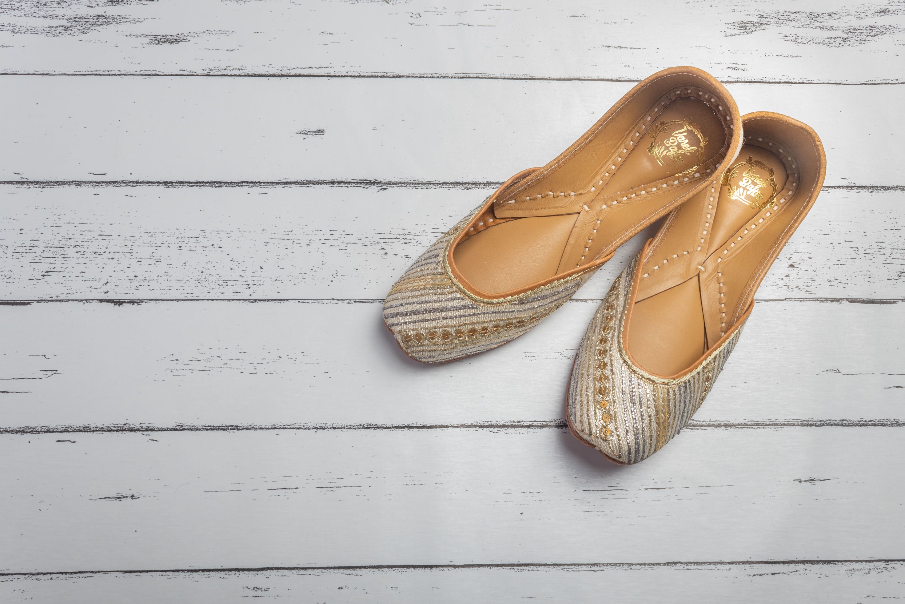 Silver Hand embroidered Juttis