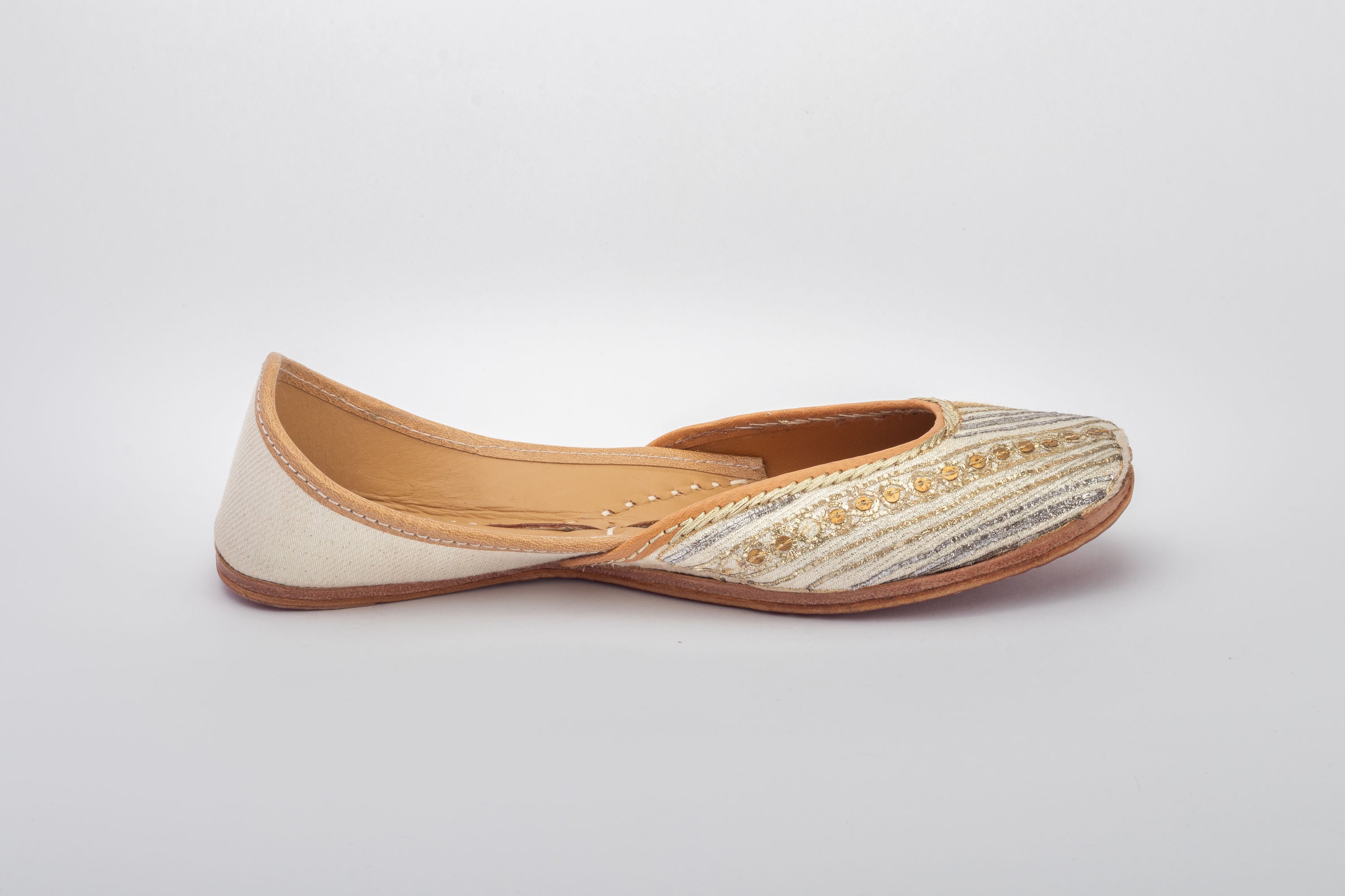 Silver Hand embroidered Juttis