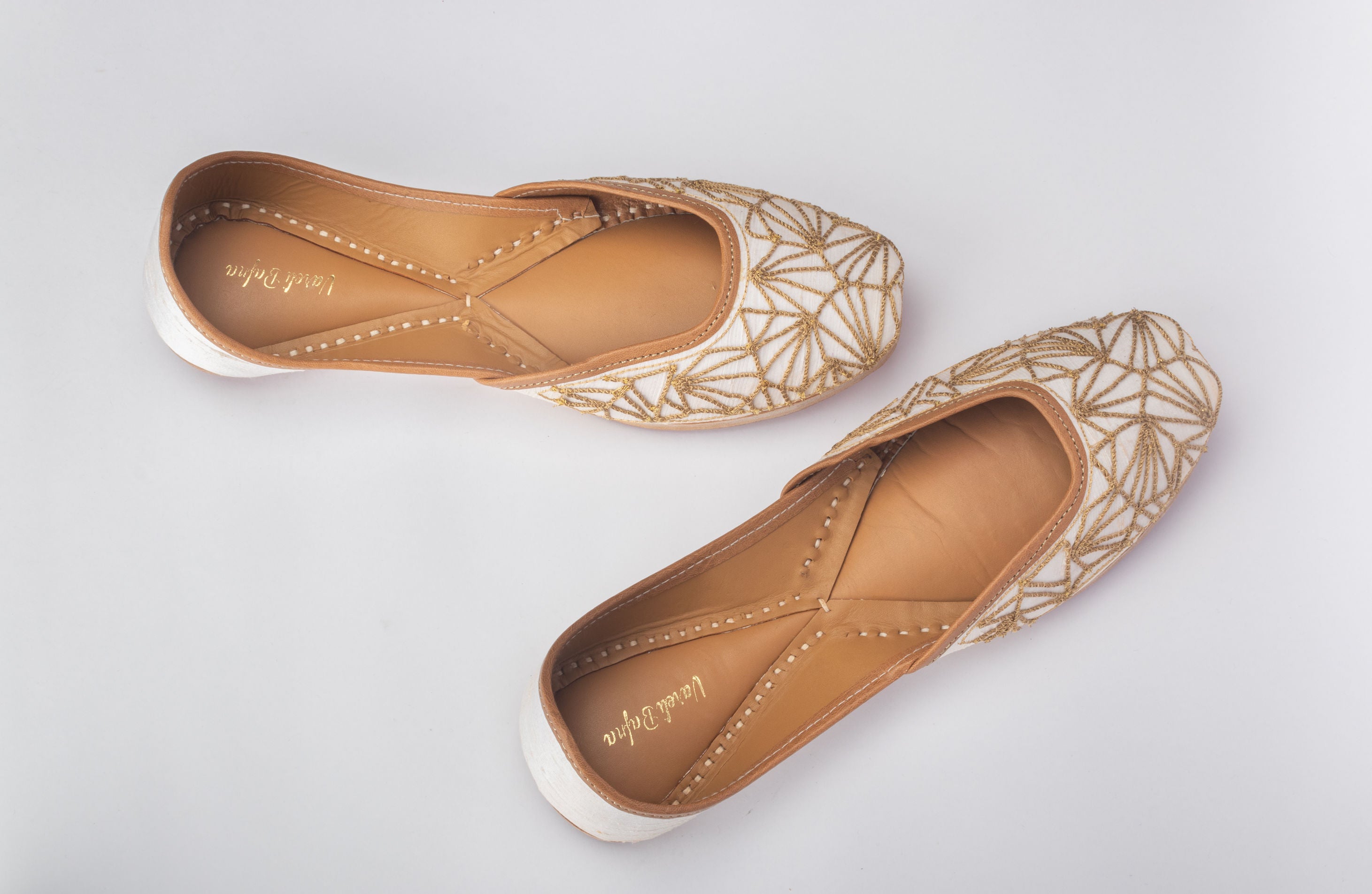White Hand embroidered Juttis