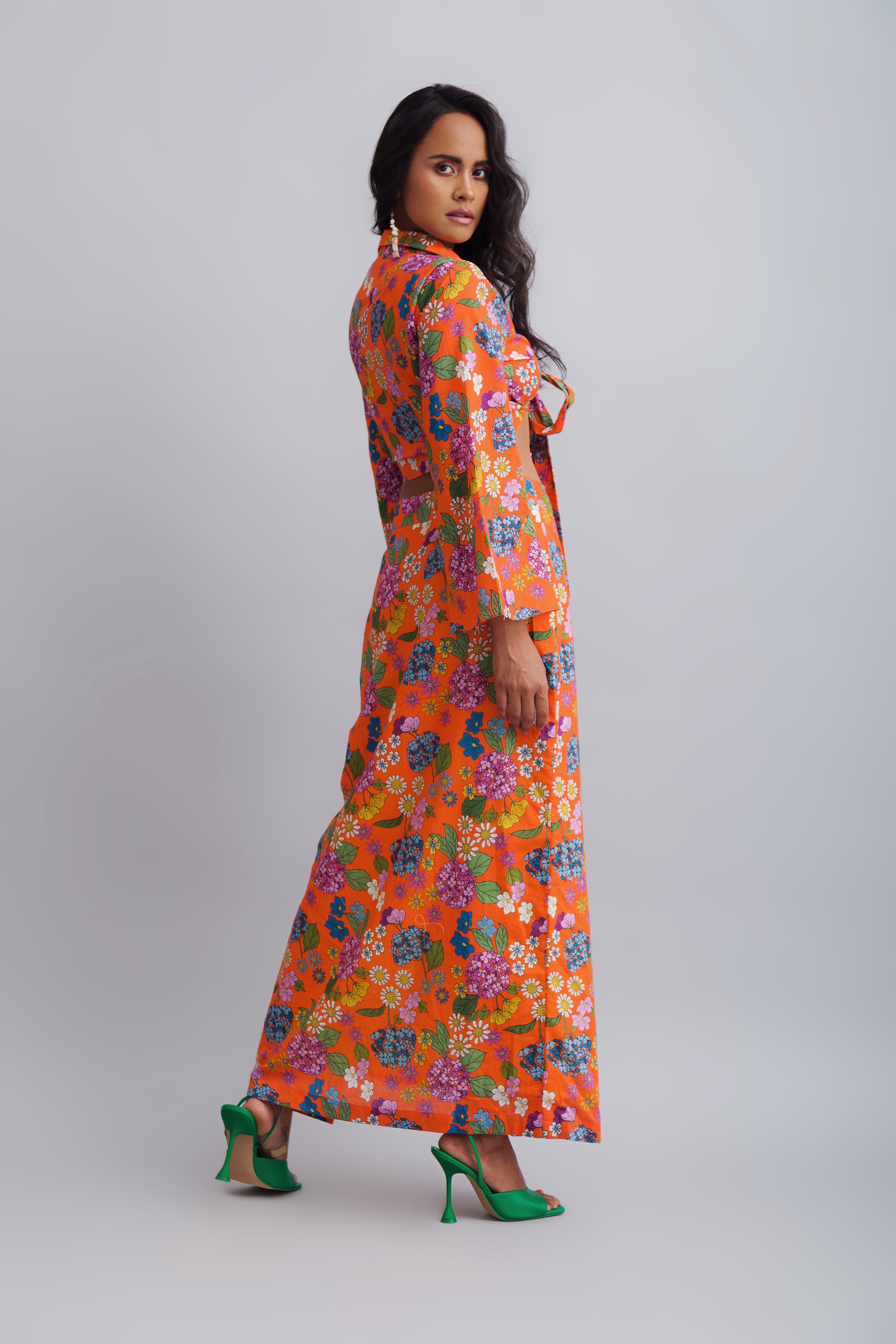 BELL SLEEVED TIE TOP WITH SLITTED SKIRT