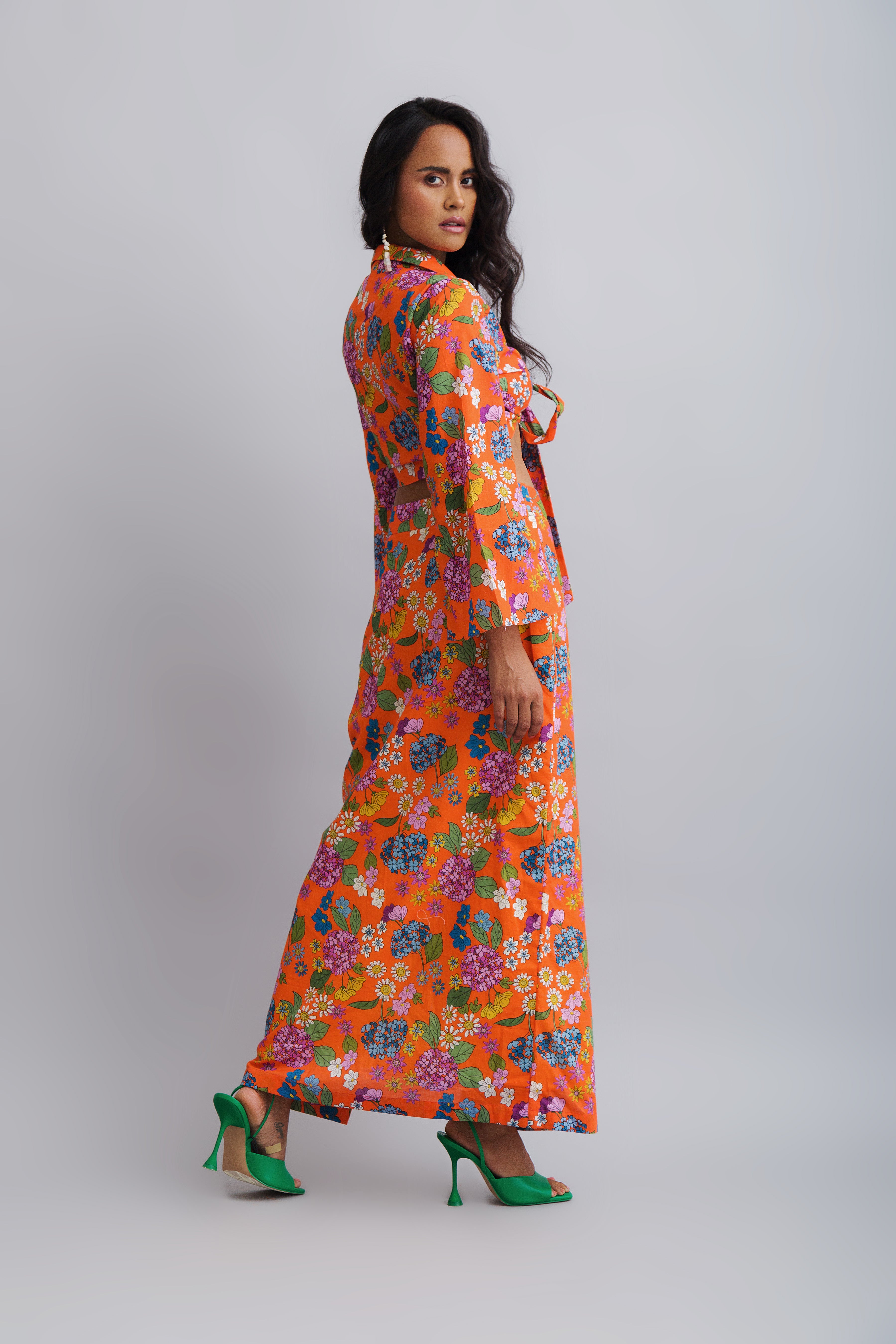 BELL SLEEVED TIE TOP WITH SLITTED SKIRT
