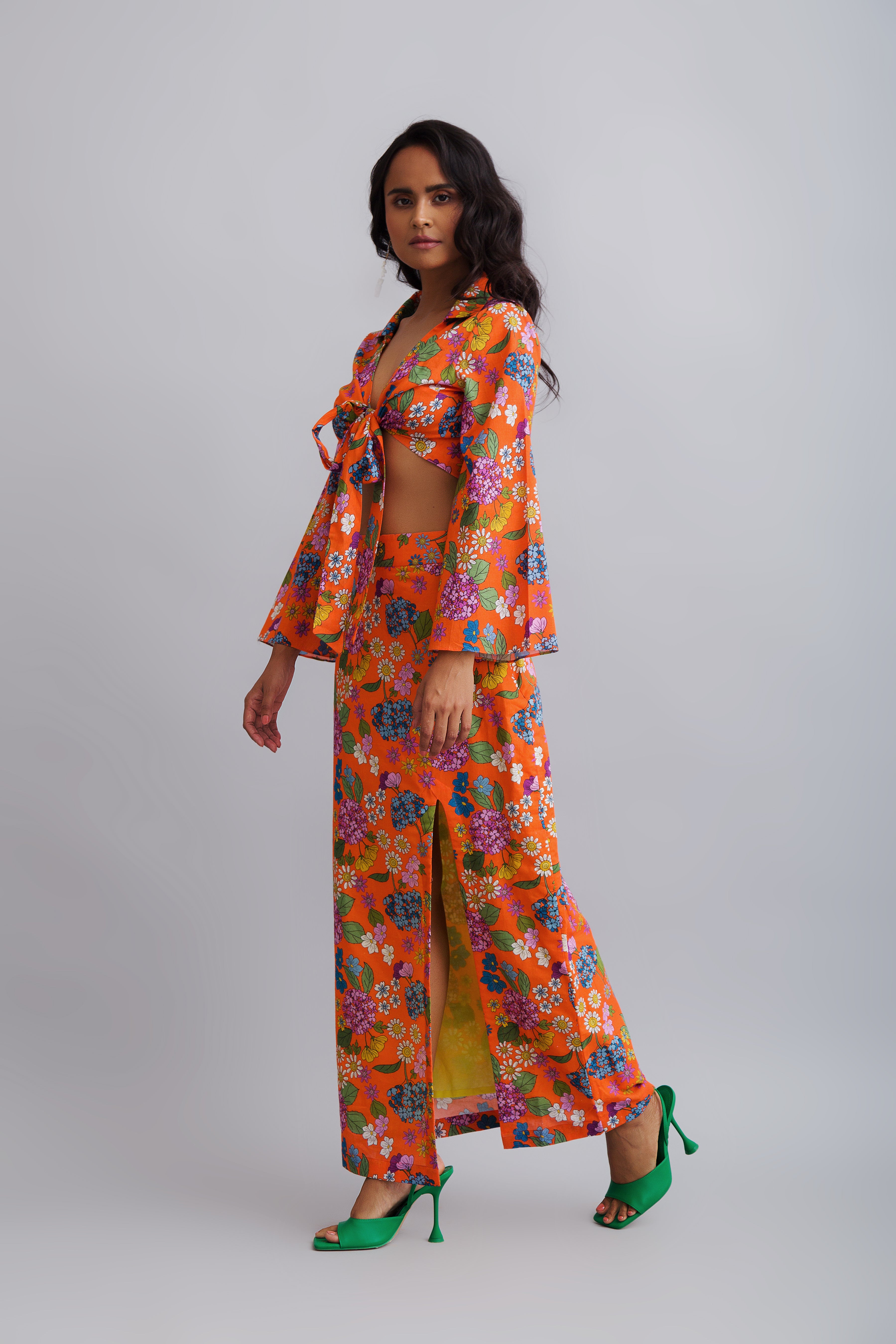 BELL SLEEVED TIE TOP WITH SLITTED SKIRT