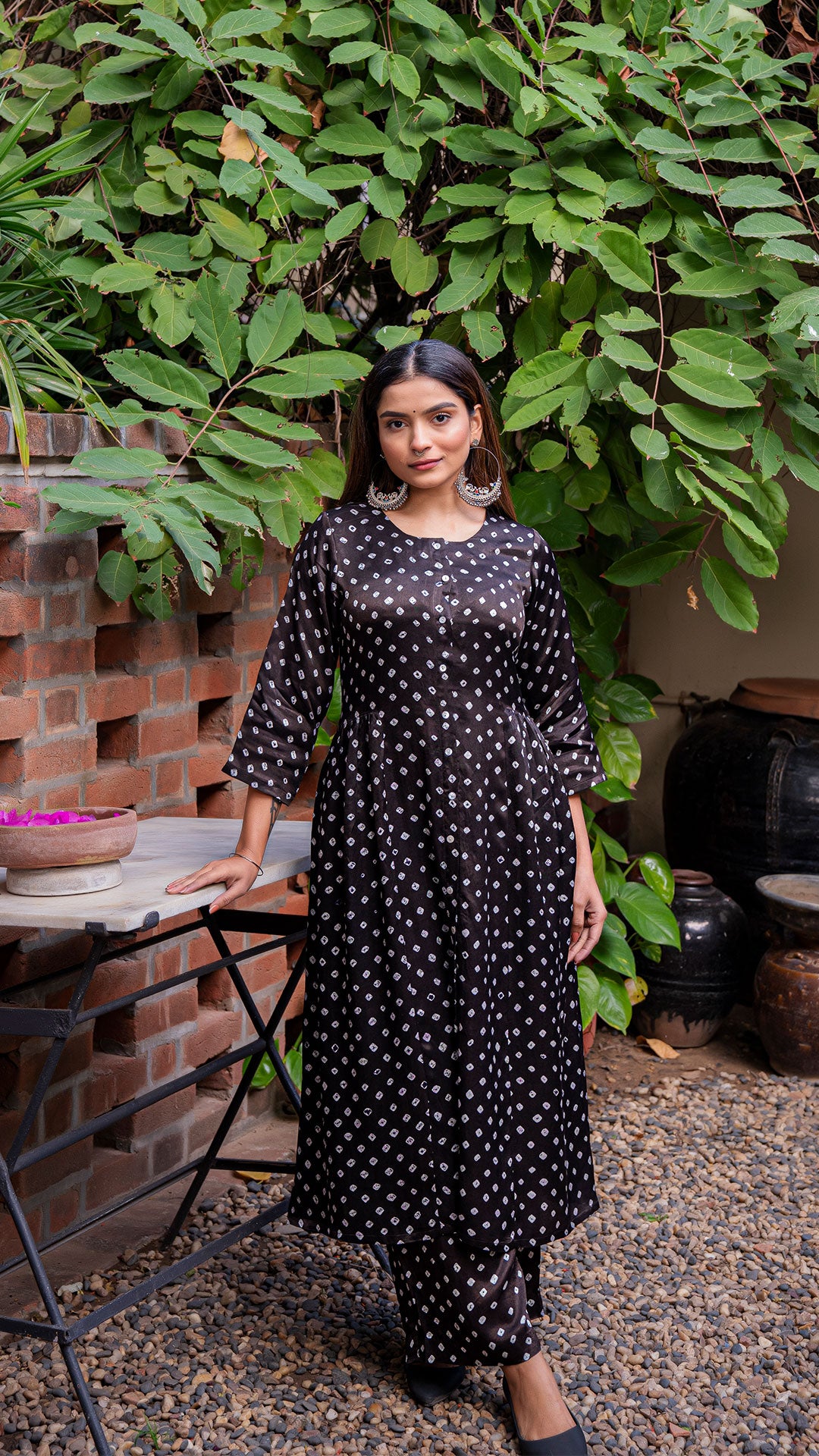 BANDHANI KURTA SET IN SILK - BLACK