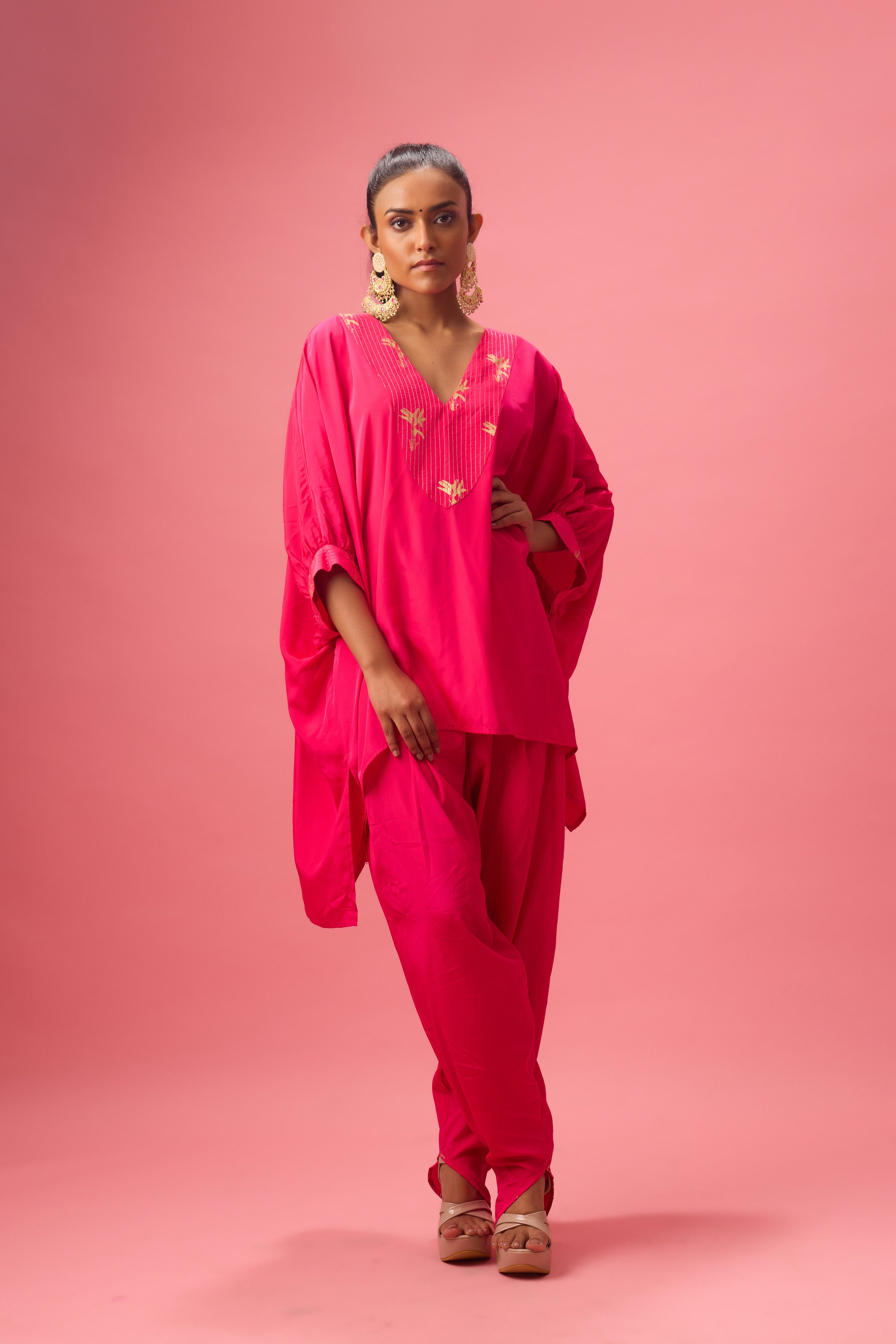 V NECKLINE WITH DHAGAI AND FOILING KAFTAN  DETAILING PAIRED WITH SALWAR