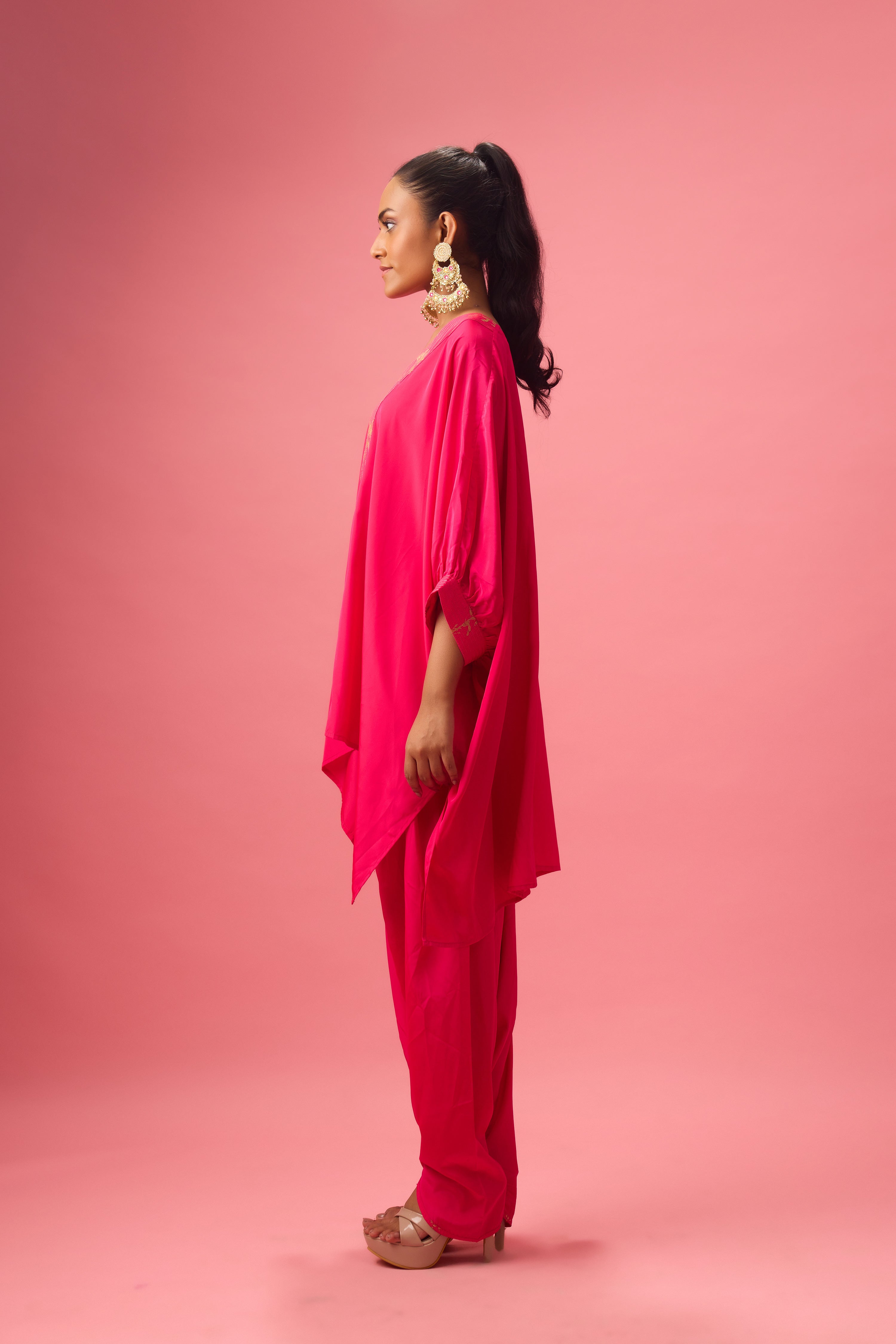 V NECKLINE WITH DHAGAI AND FOILING KAFTAN  DETAILING PAIRED WITH SALWAR