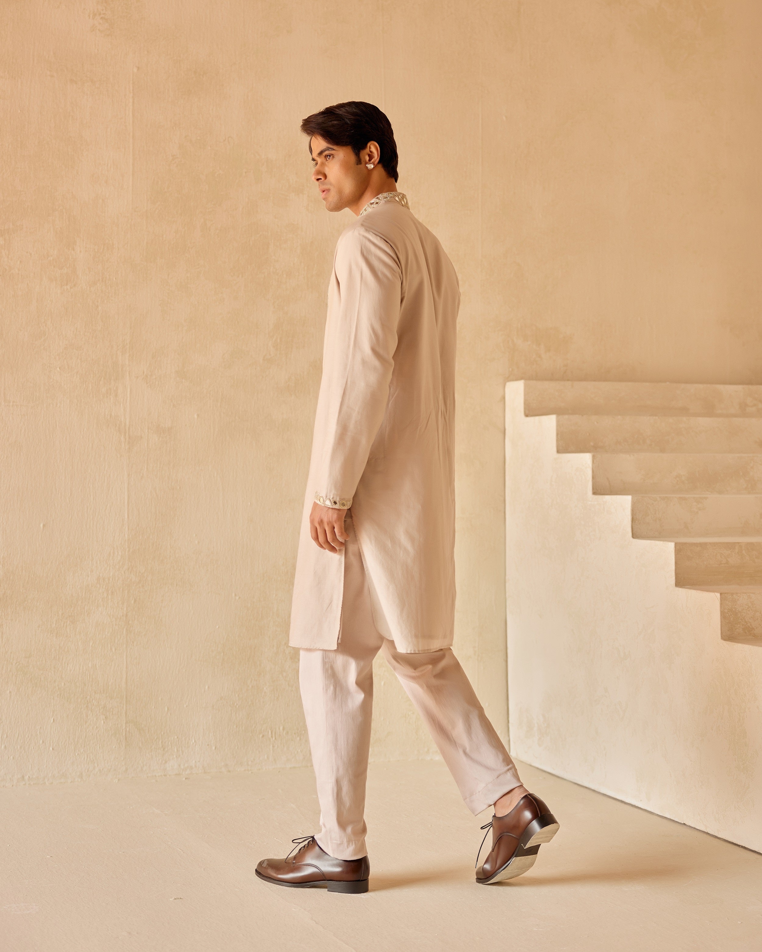 ZARI MIRRORWORK KURTA WITH STRAIGHT PANTS