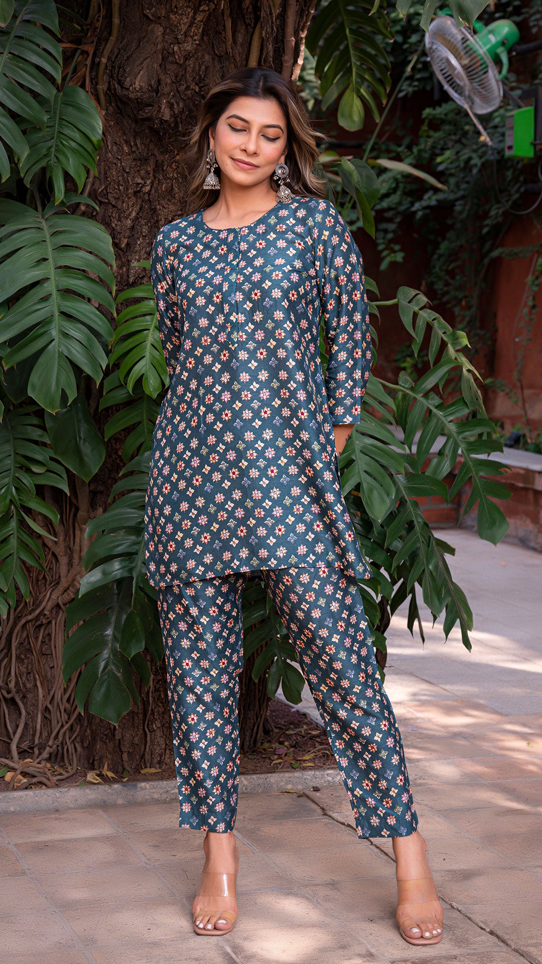 ANIKA SMALL BUTTI SILK STRAIGHT SHORT KURTA + PANTS - TEAL