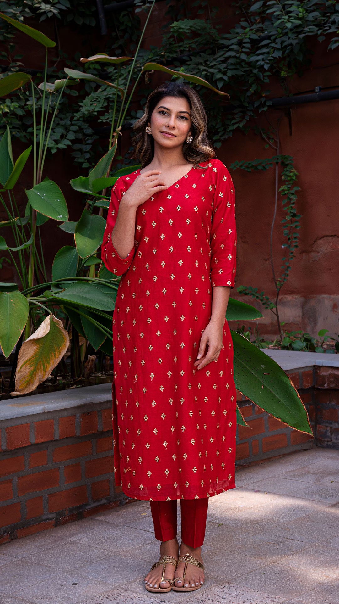 EKAJA EMBELLISHED CHANDERI SILK KURTA SET IN RED