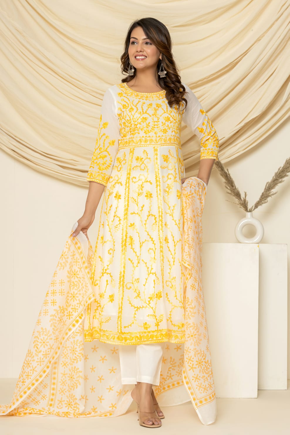 Sunehri-aari  embroidered suit set with pant and dupatta