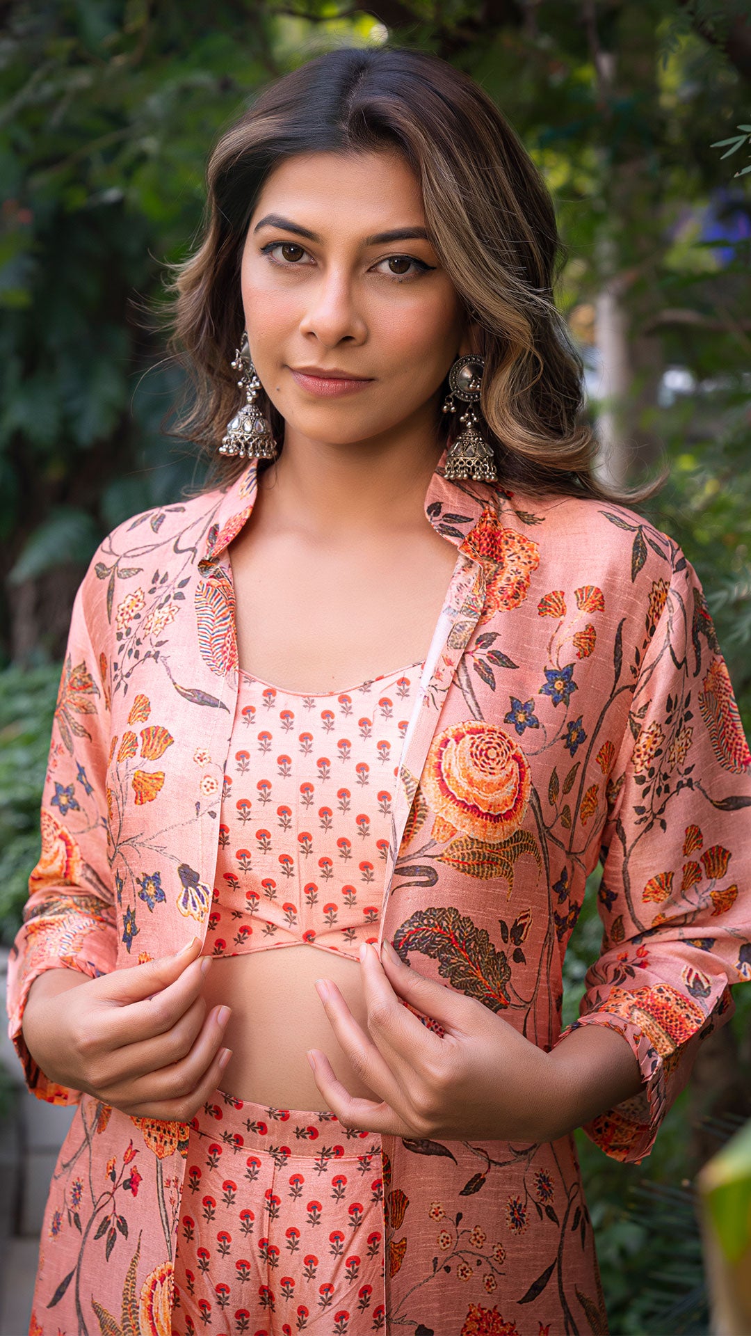 ANTARA FLORAL JAAL JACKET IN SILK WITH PANTS & CROP TOP - PEACH