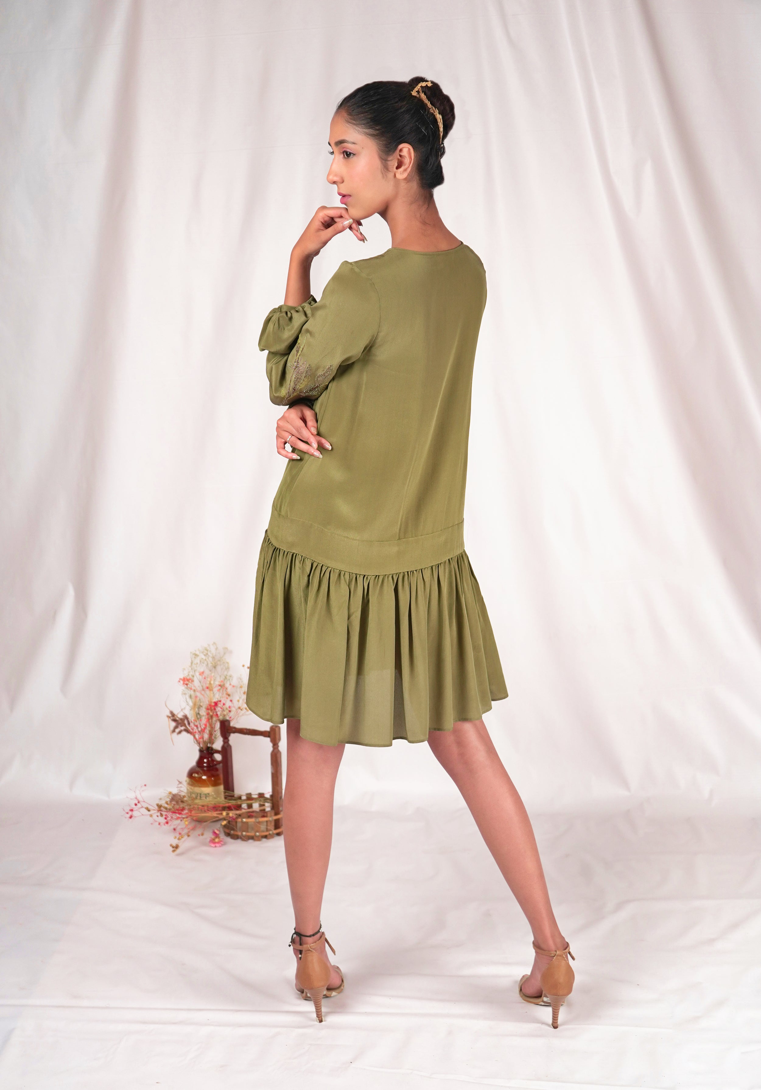 Green balloon flowy silk dress