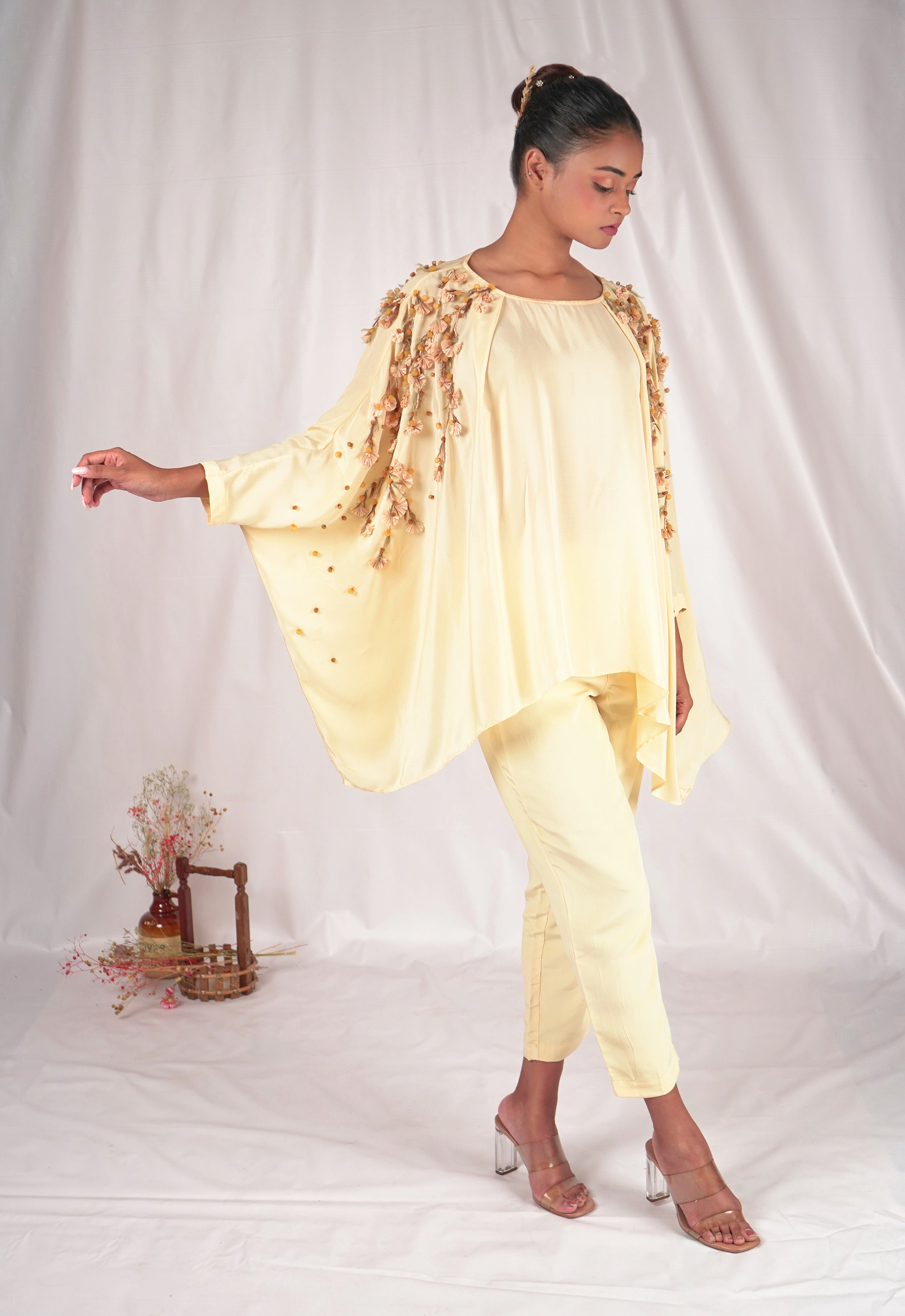 Yellow fitted Women's cigarette pants