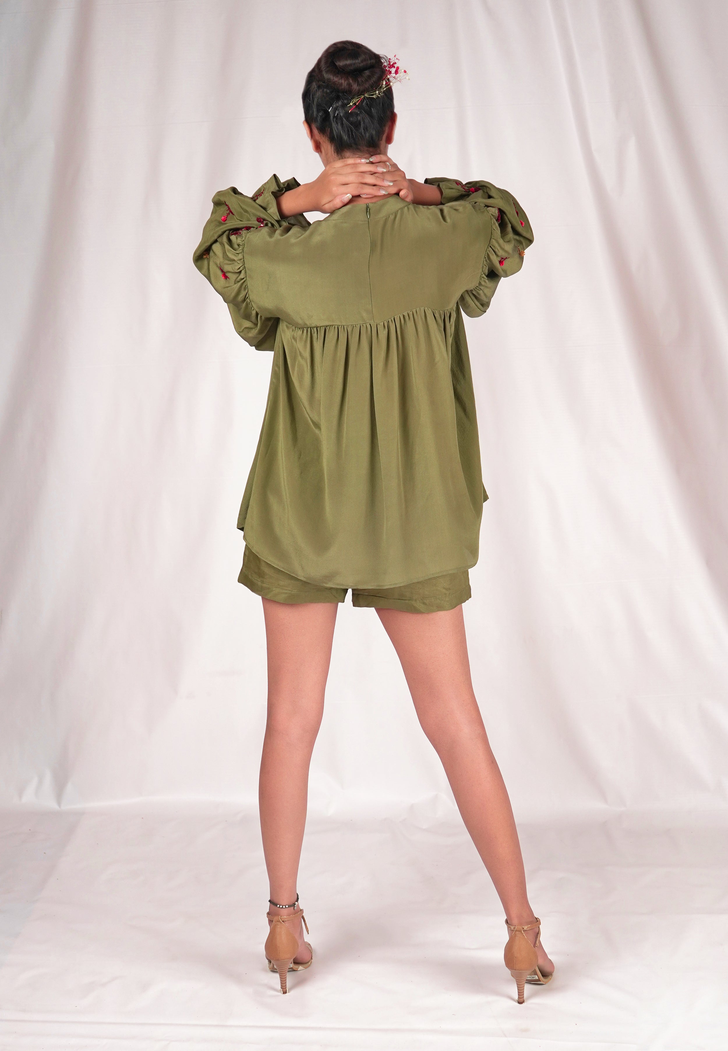 Green Moss top with puff sleeves