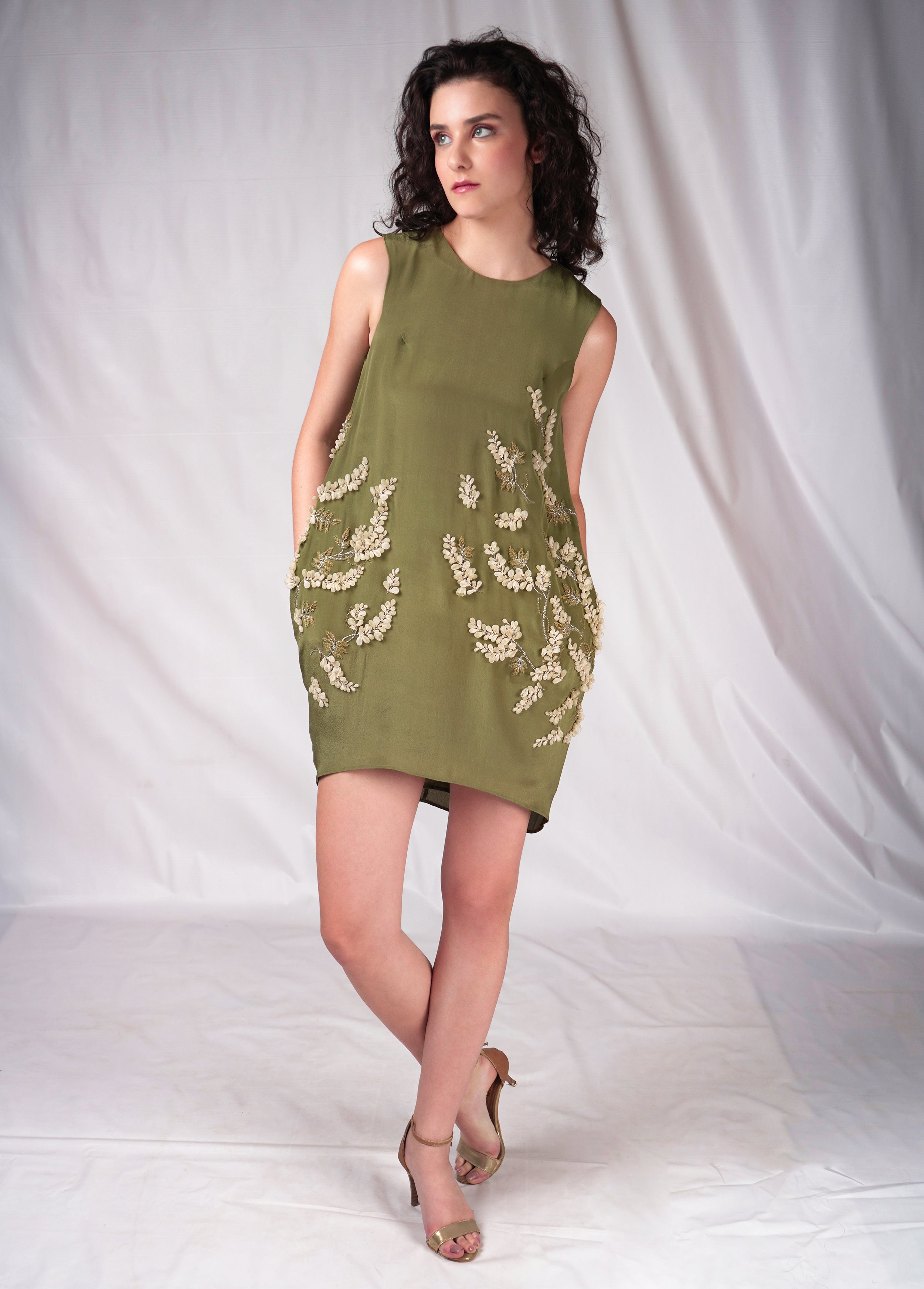 Green aloe dress with embroidery details