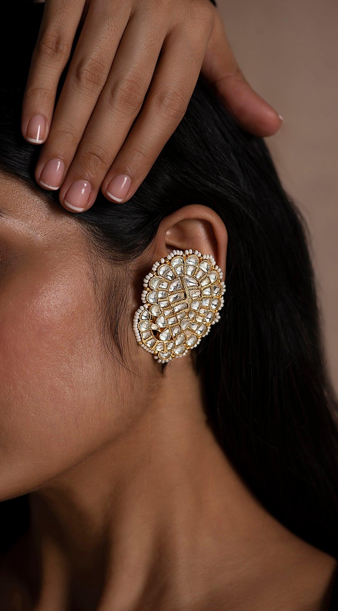 WHITE KUNDAN WITH WHITE POTE LINING