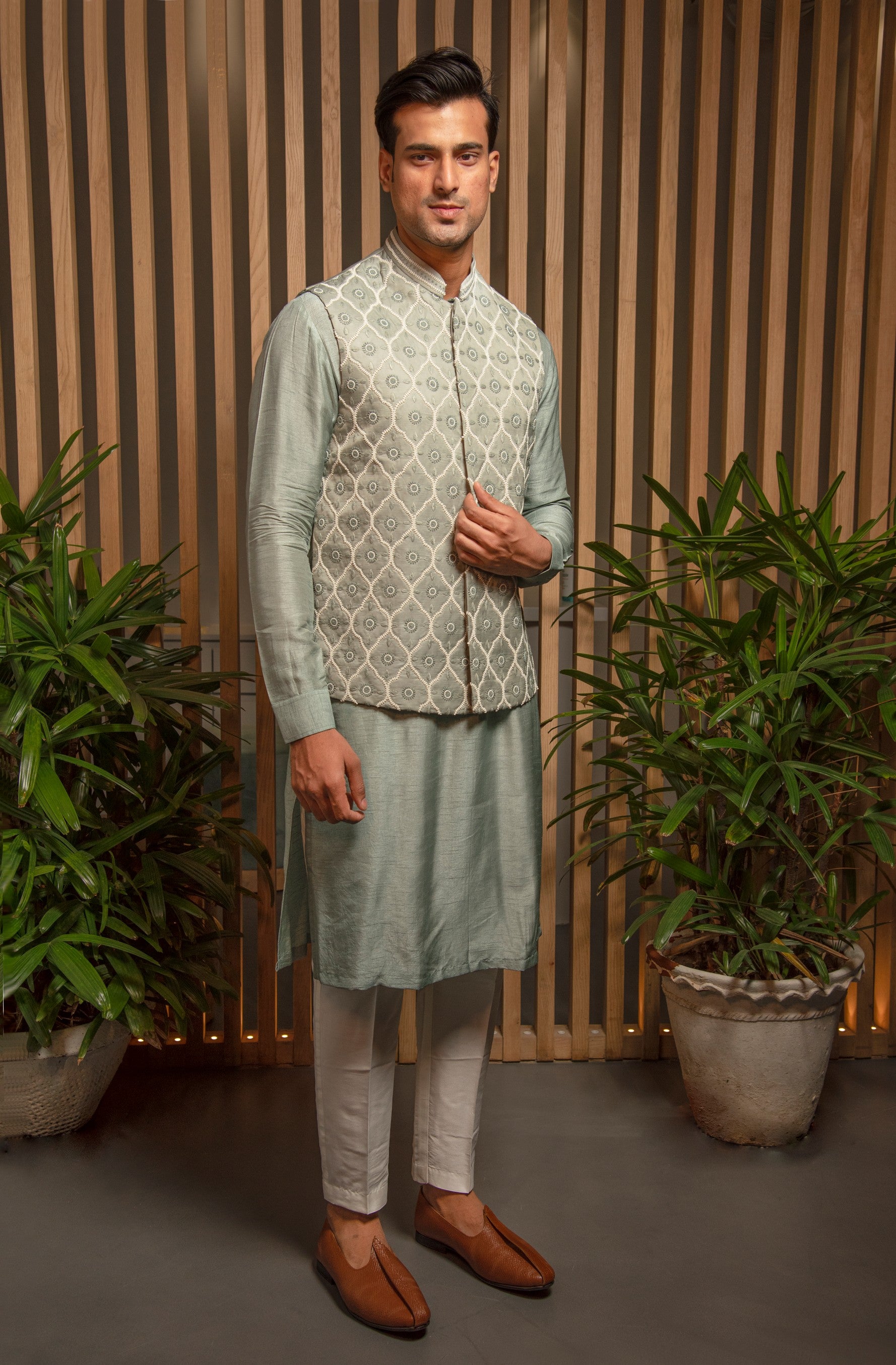 Pearl Embroidered Bandi with Kurta set