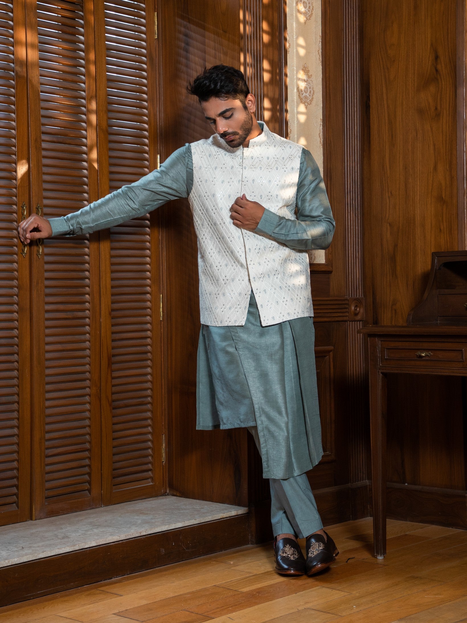 Hand Embroidered Bandi with asymmetric kurta set