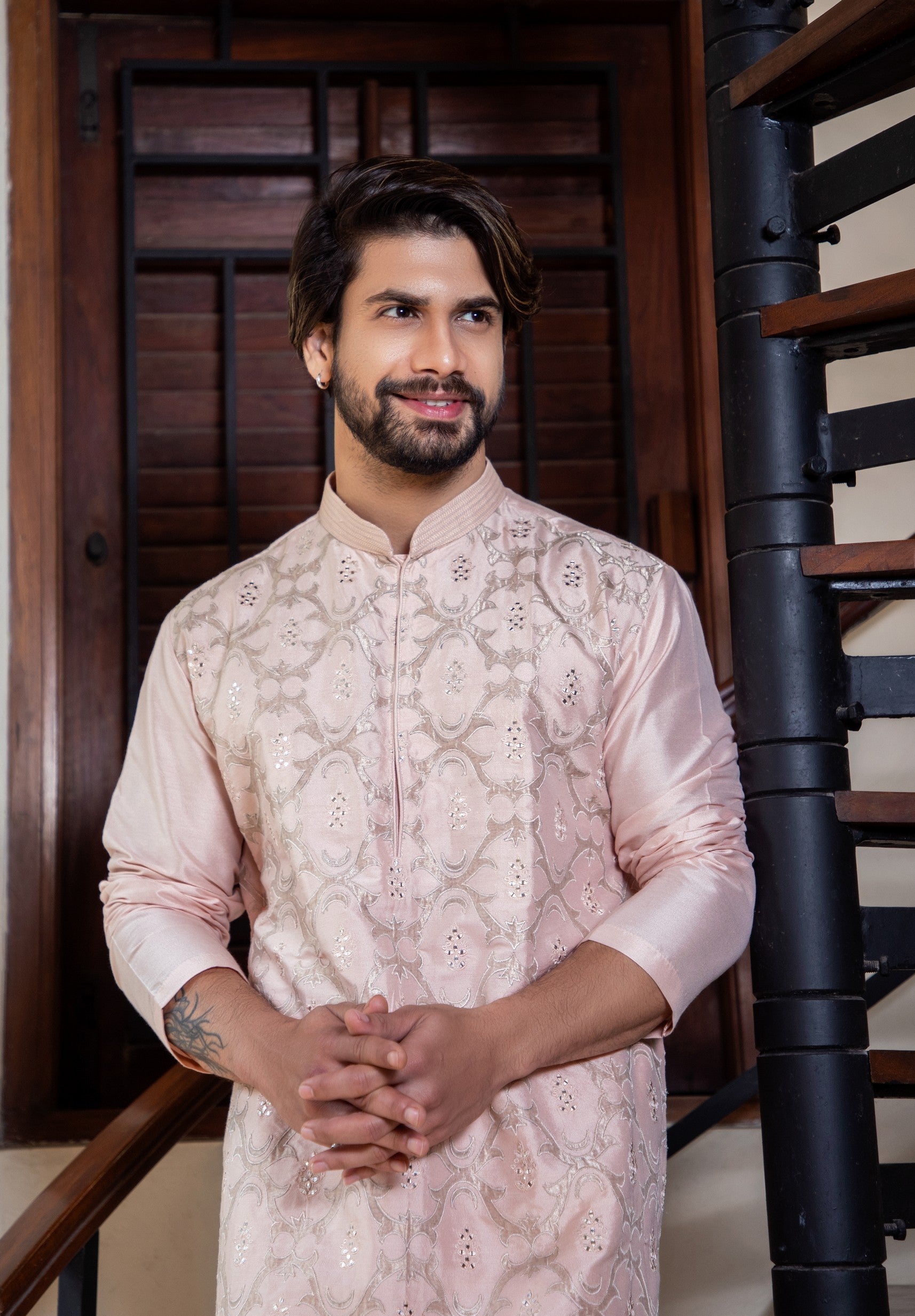 Powder pink Applique kurta set.