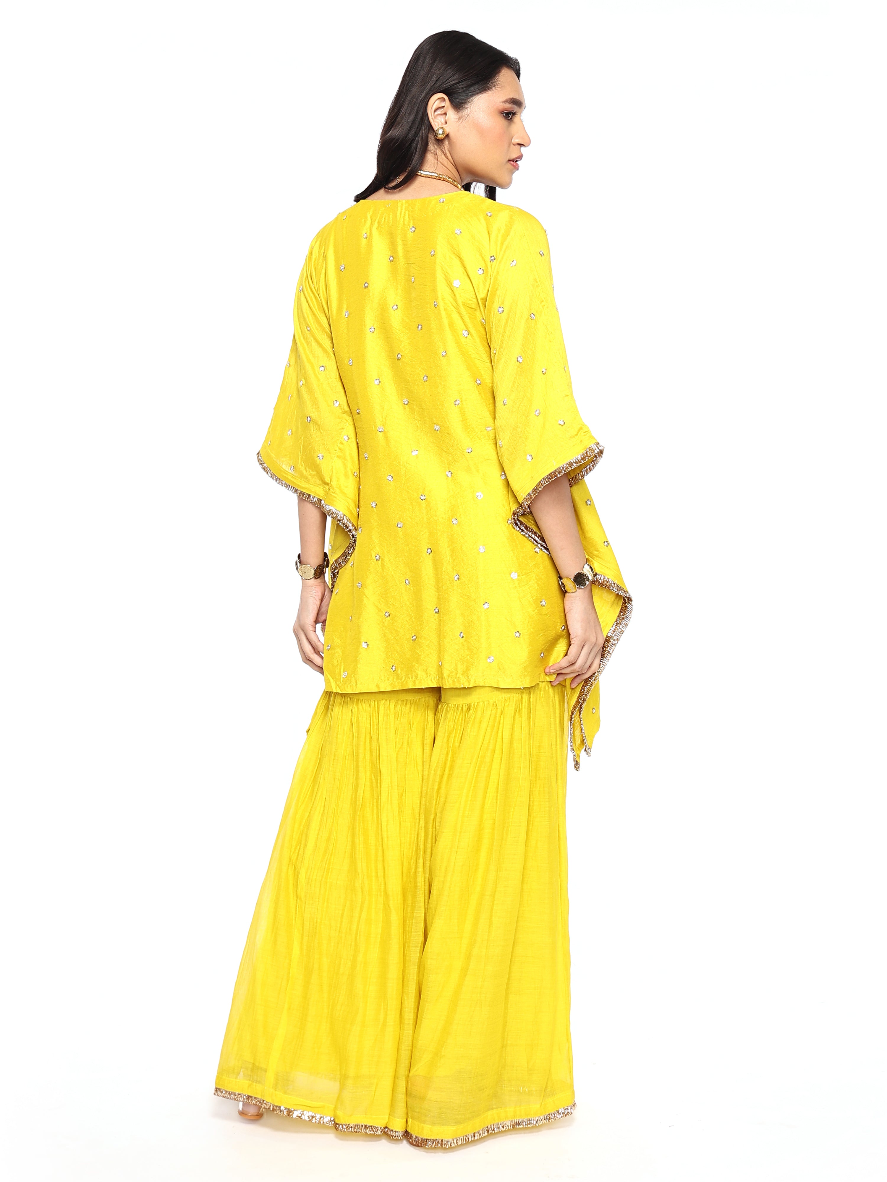 Short kaftan paired with garara pants