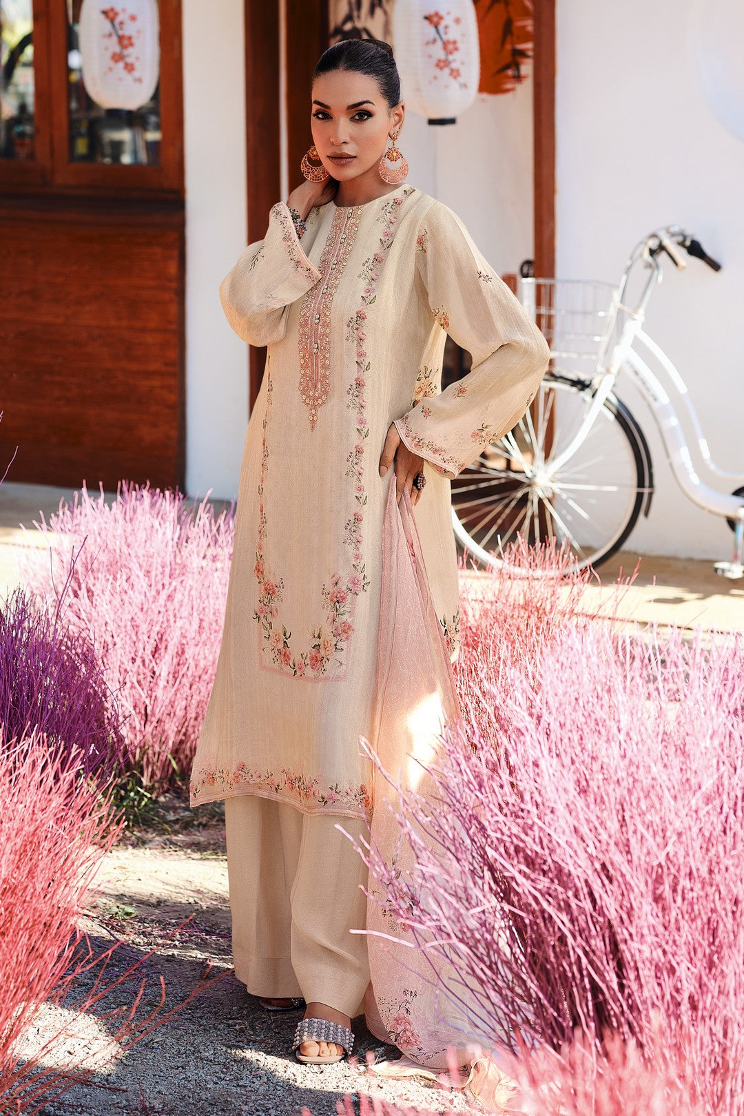 Ivory printed kurta set with handwork