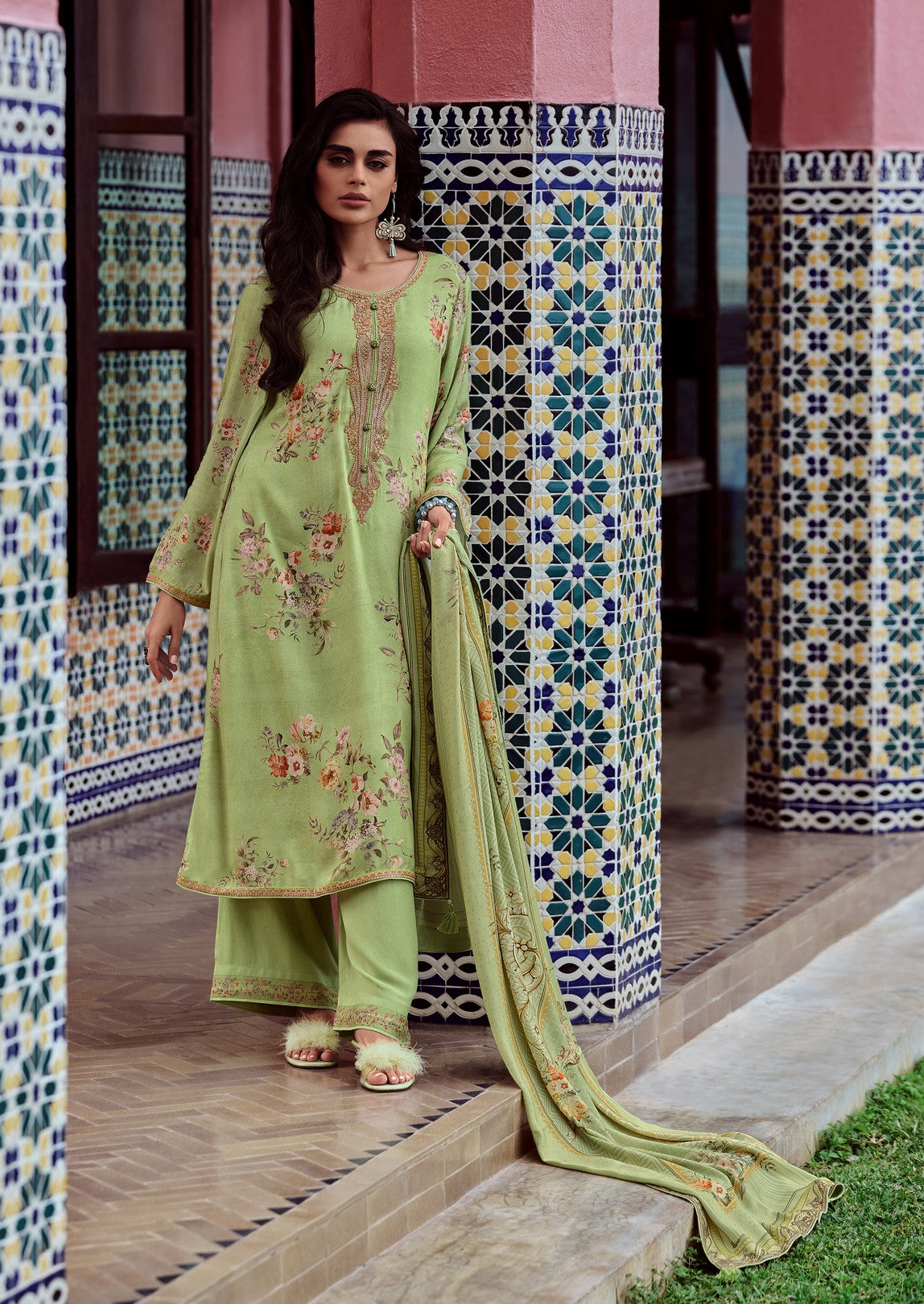 Pistachio floral kurta set with embroidery