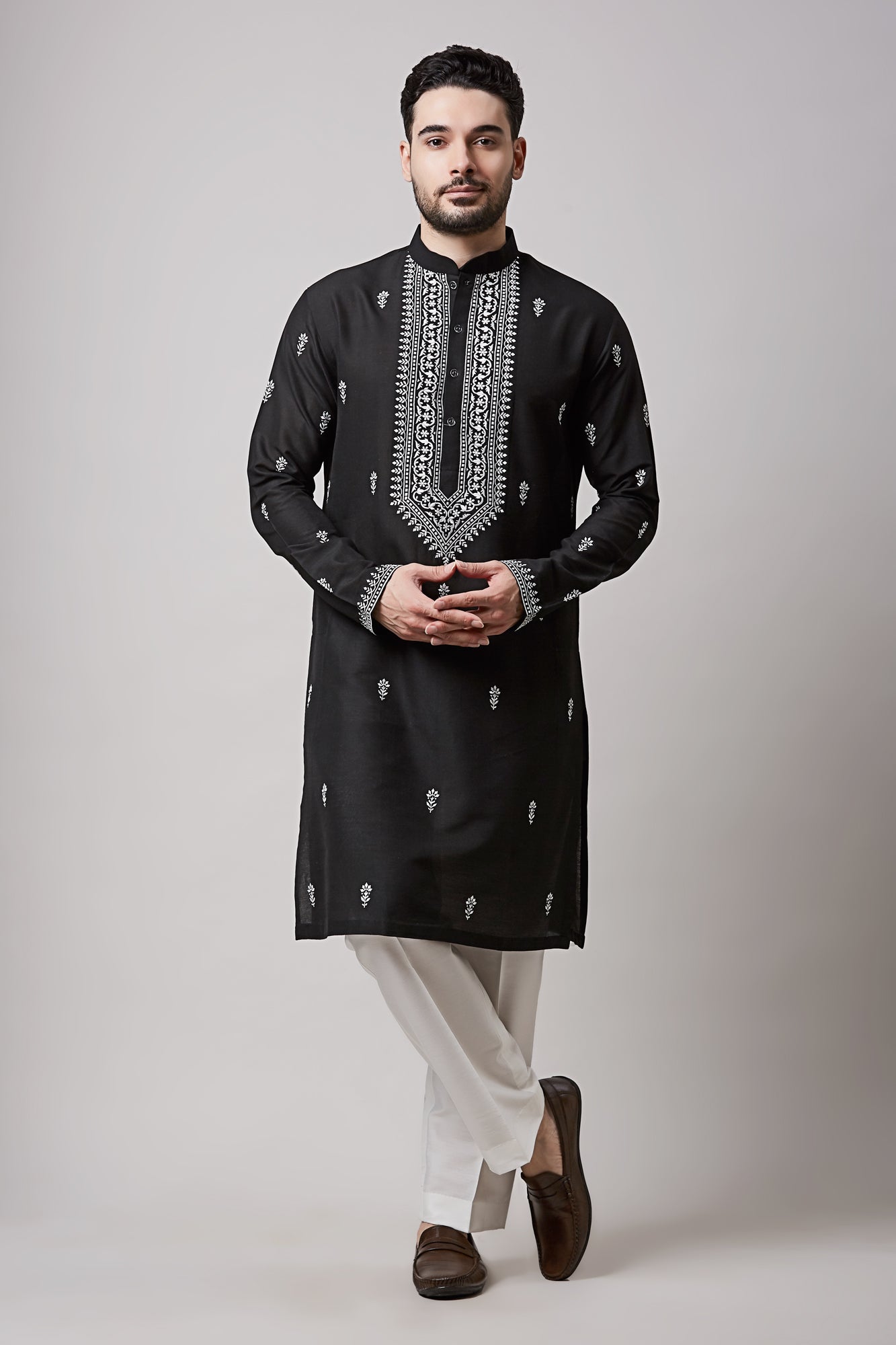 BLACK KURTA SET WITH WHITE EMBROIDERY