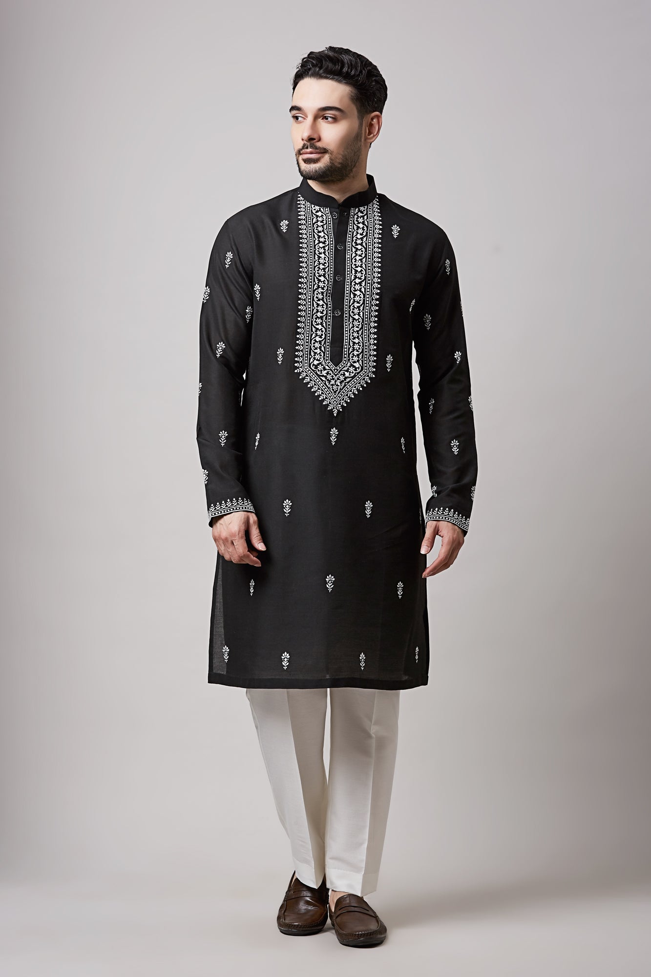 BLACK KURTA SET WITH WHITE EMBROIDERY