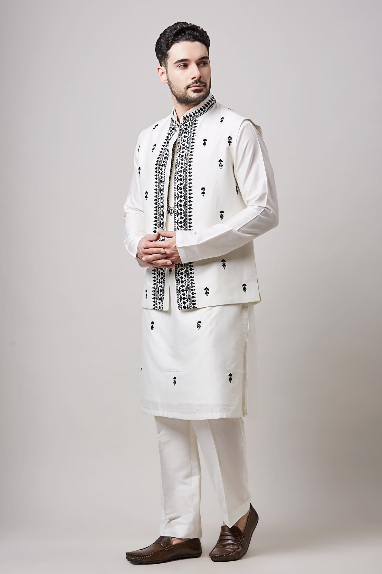 IVORY BUNDI SET WITH BLACK EMBROIDERY