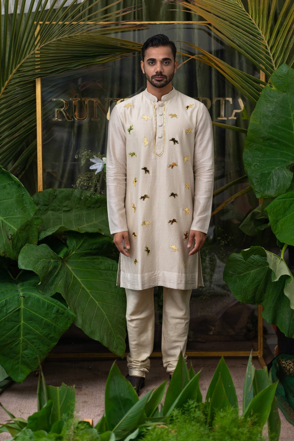 designer embroidered kurta for men