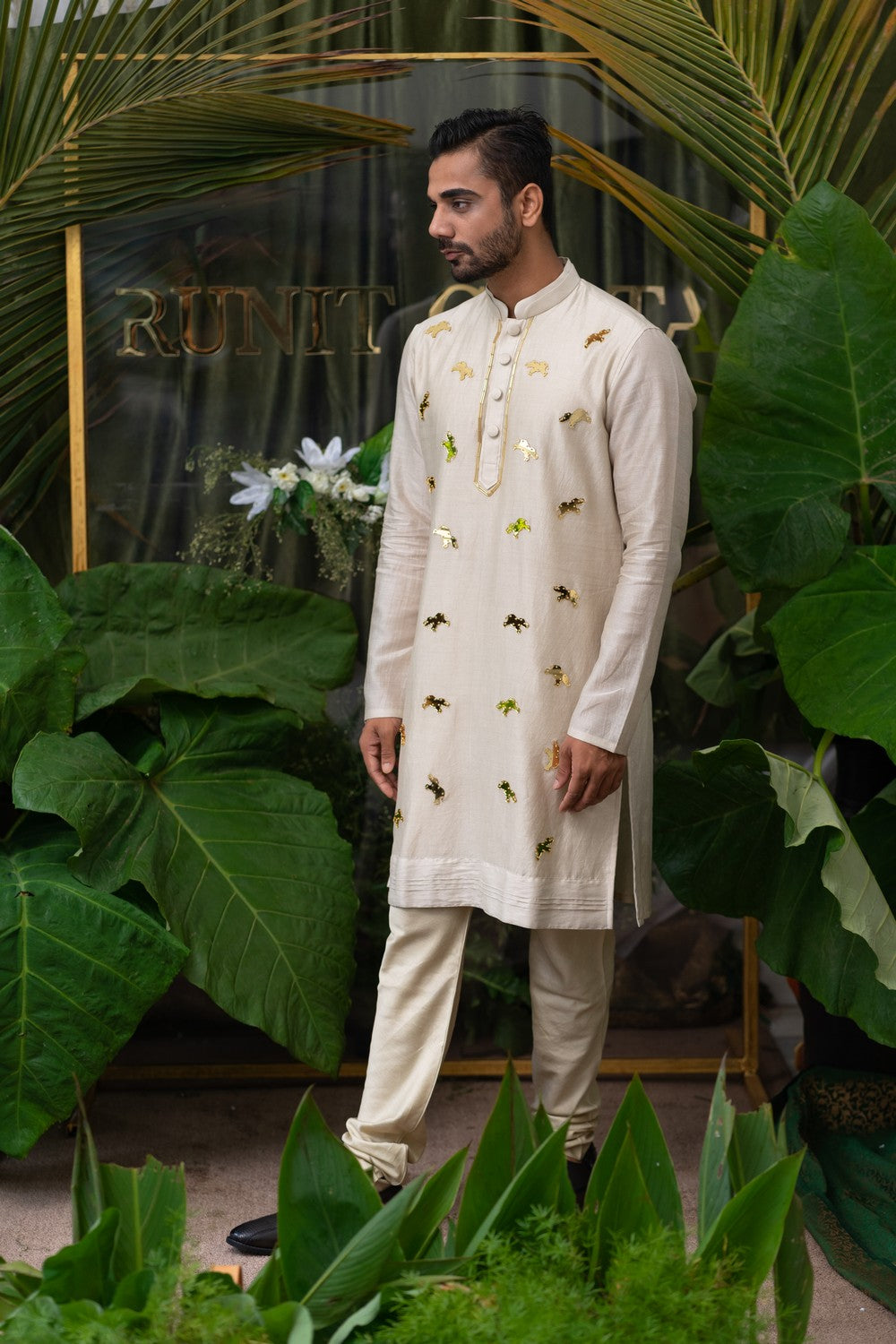 designer embroidered kurta for men