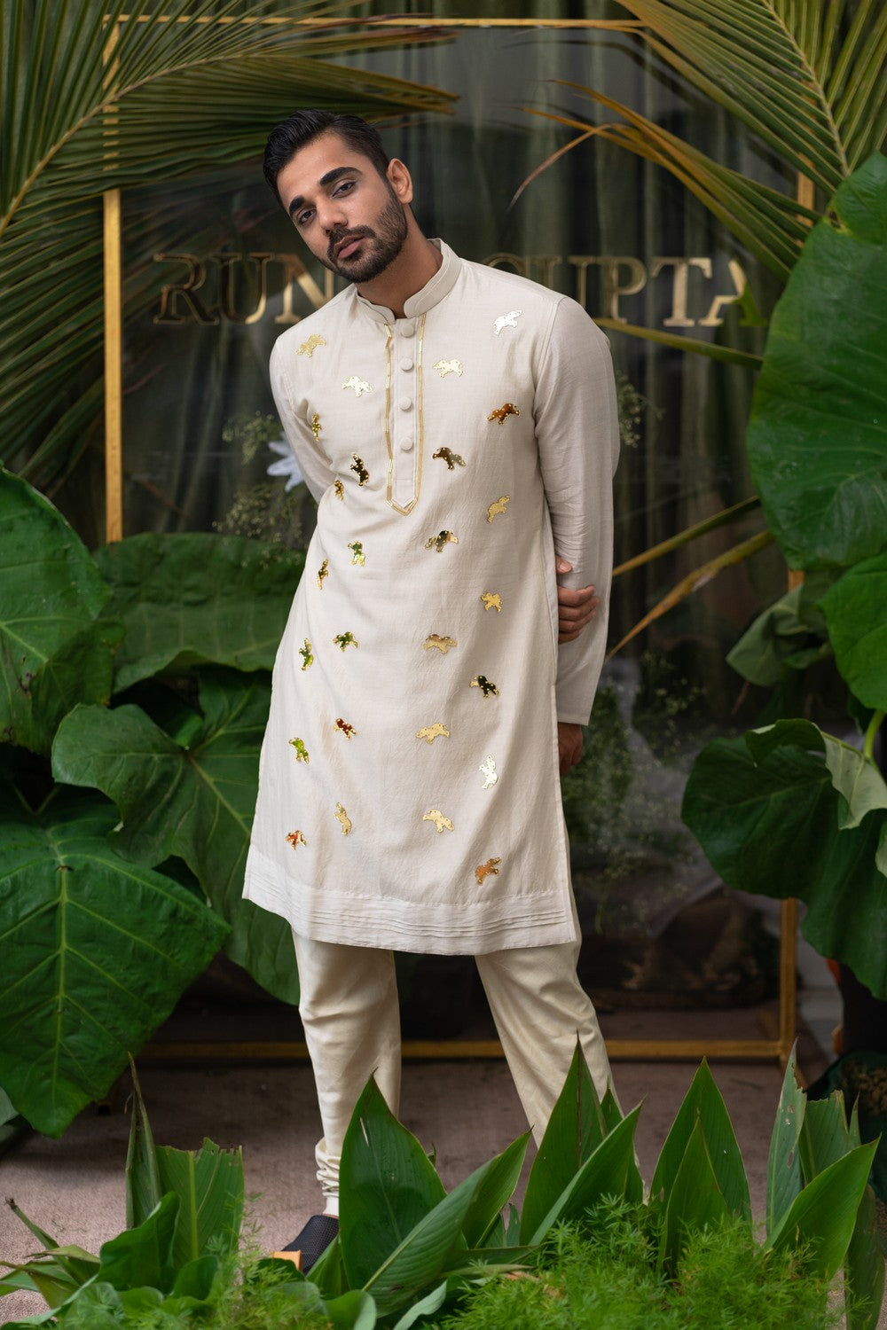 designer embroidered kurta for men