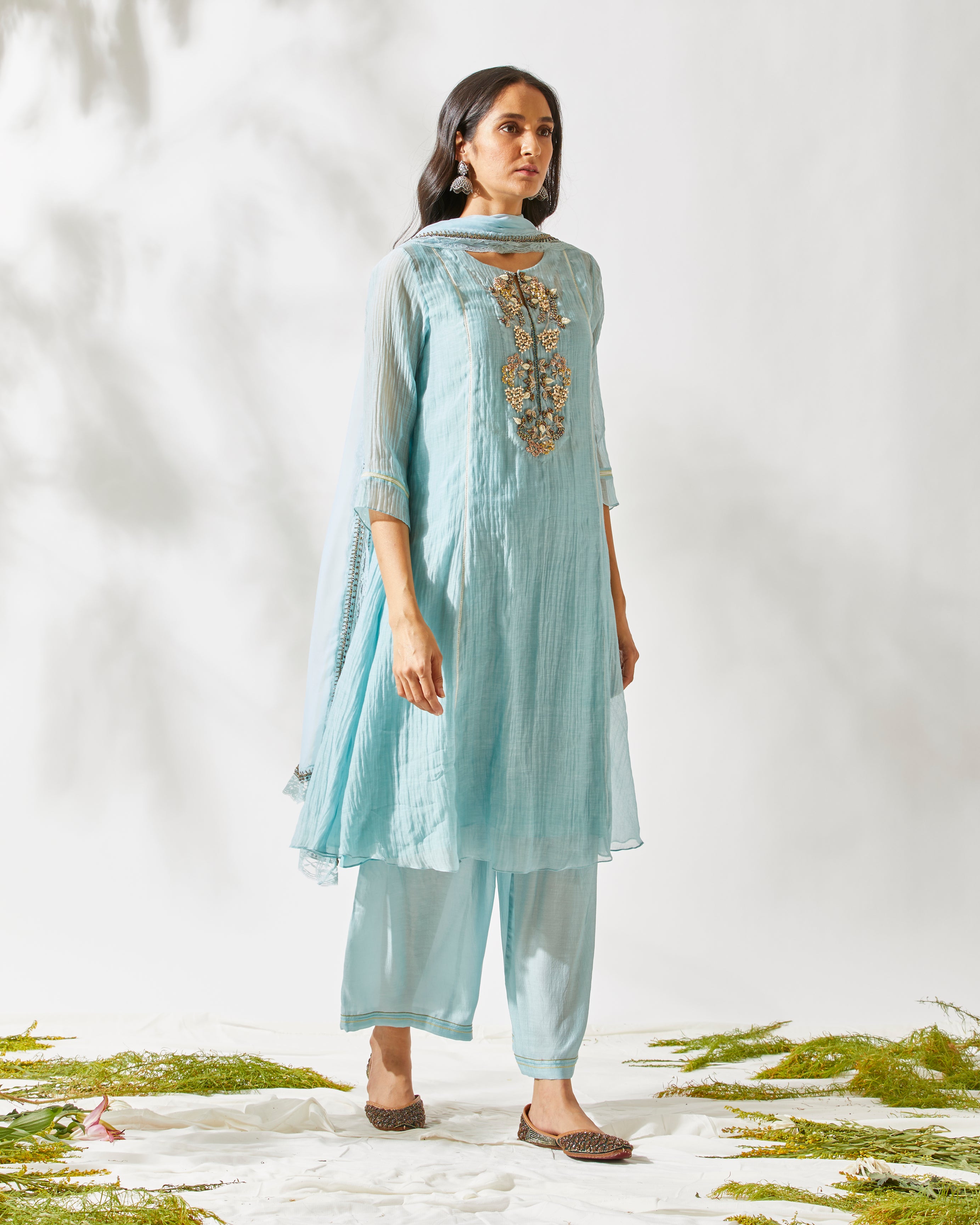 LIGHT BLUE JARDIN SUIT