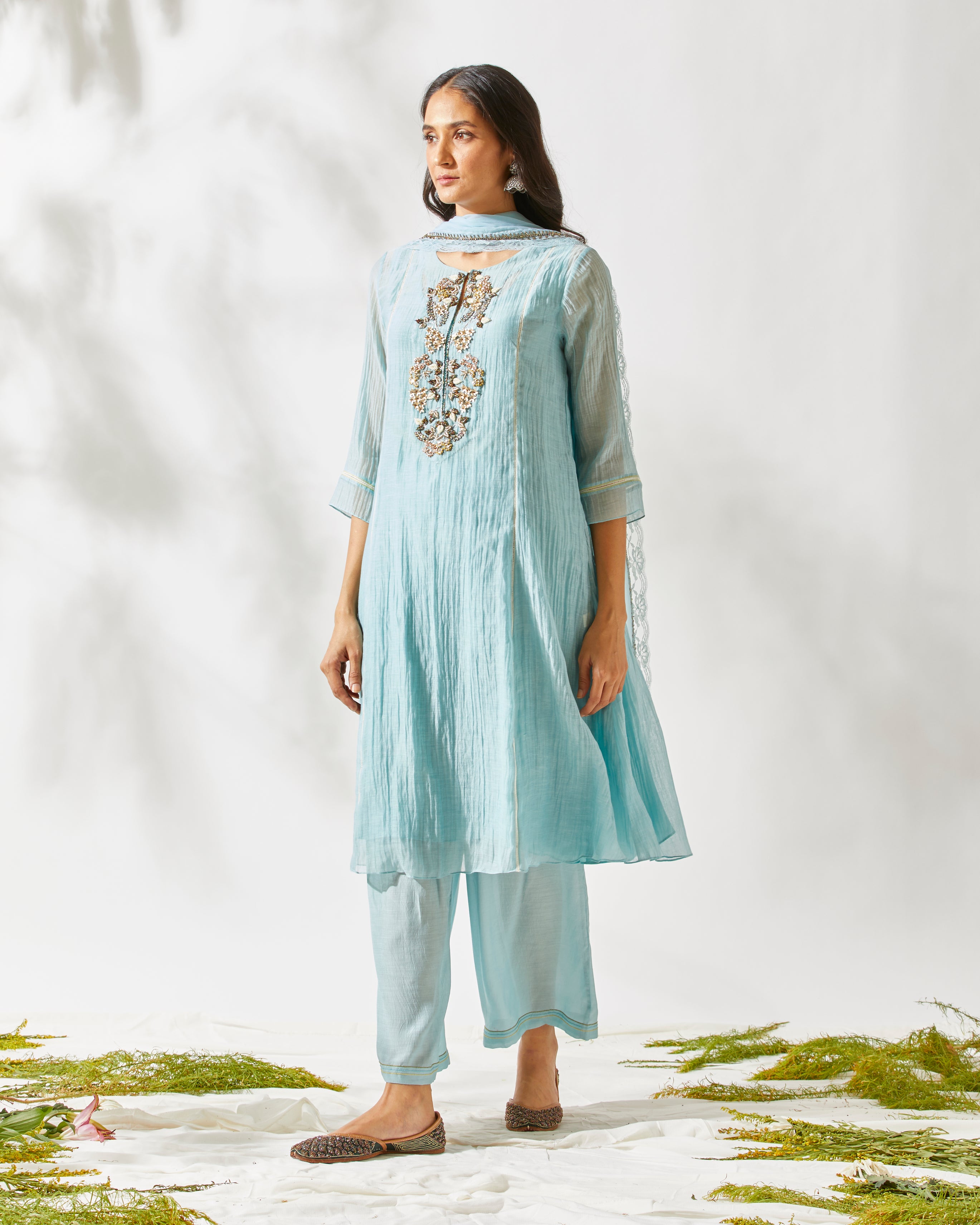 LIGHT BLUE JARDIN SUIT