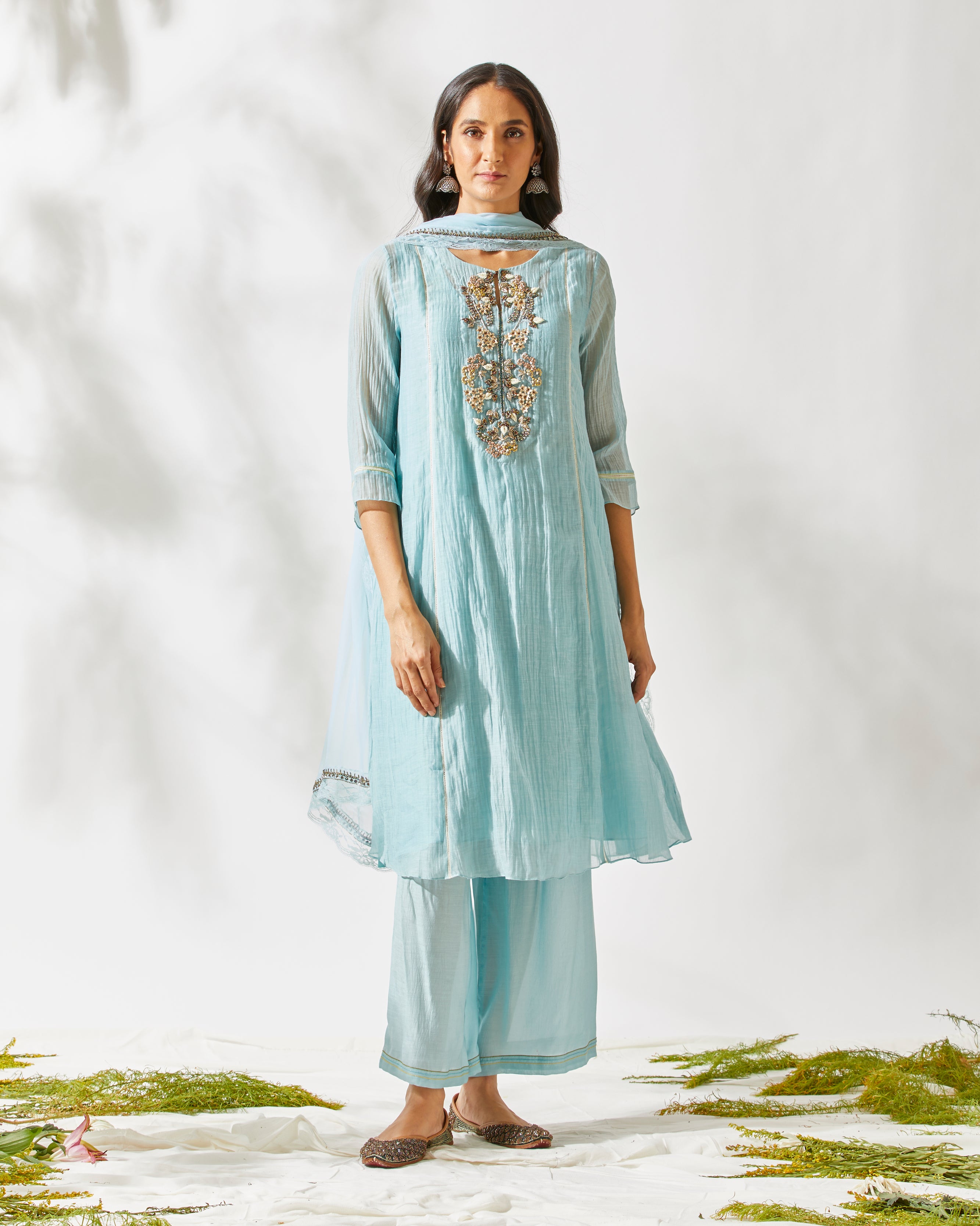 LIGHT BLUE JARDIN SUIT