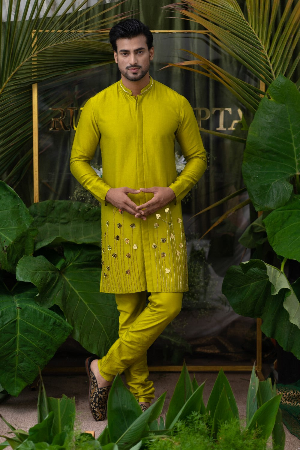 kurta with embroidery for men