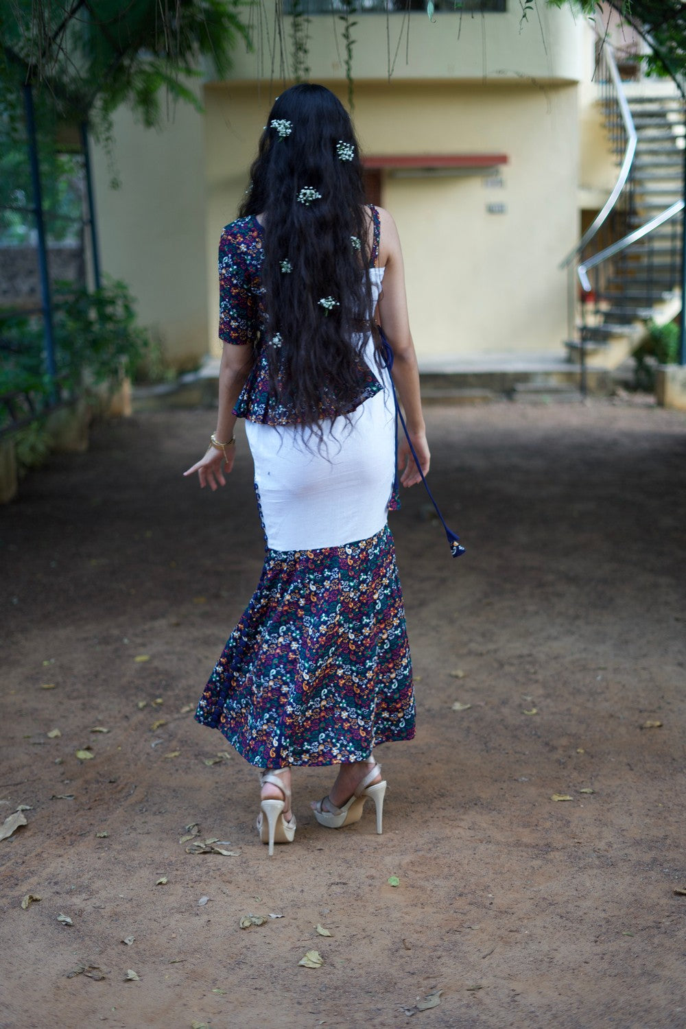 White hakoba mermaid dress with a pleated blue half jacket