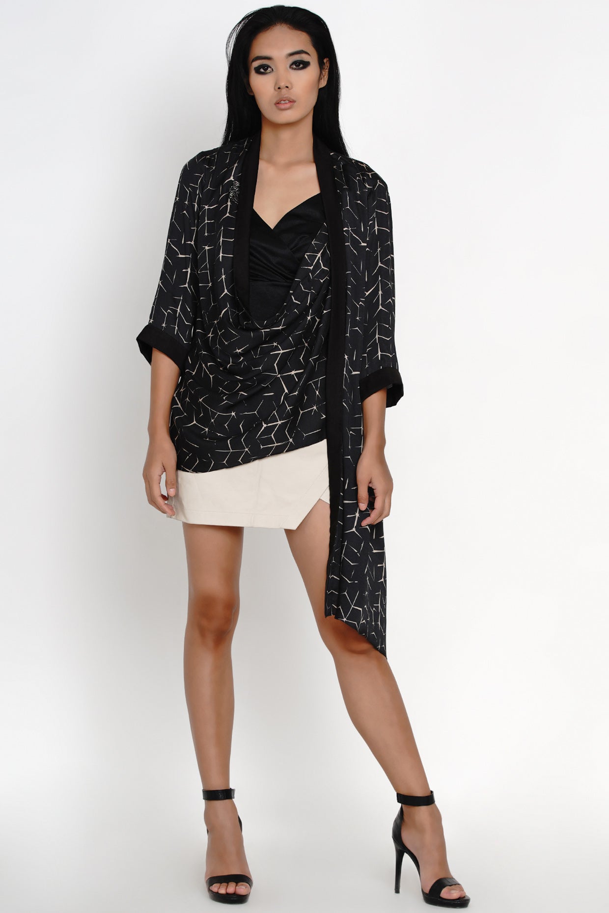 FLO-WEE CAPE BLACK IKAT