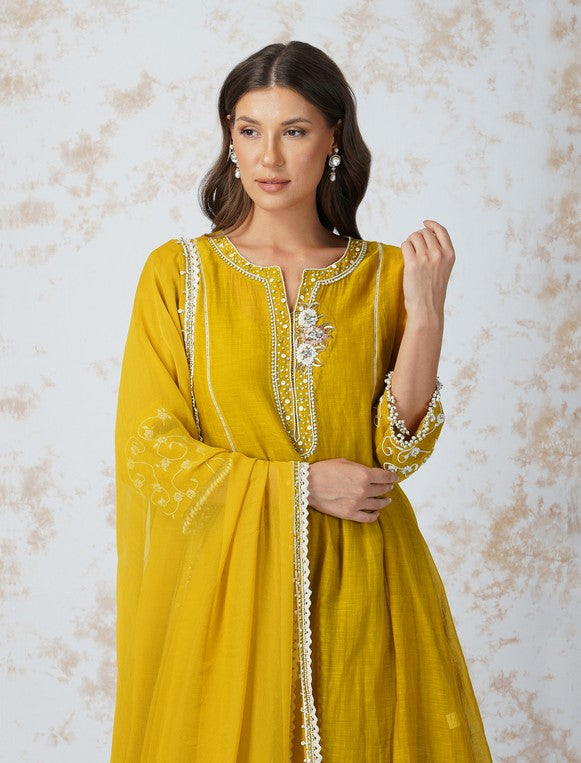 BAROQUE FLOWER MUSTARD KURTA SET