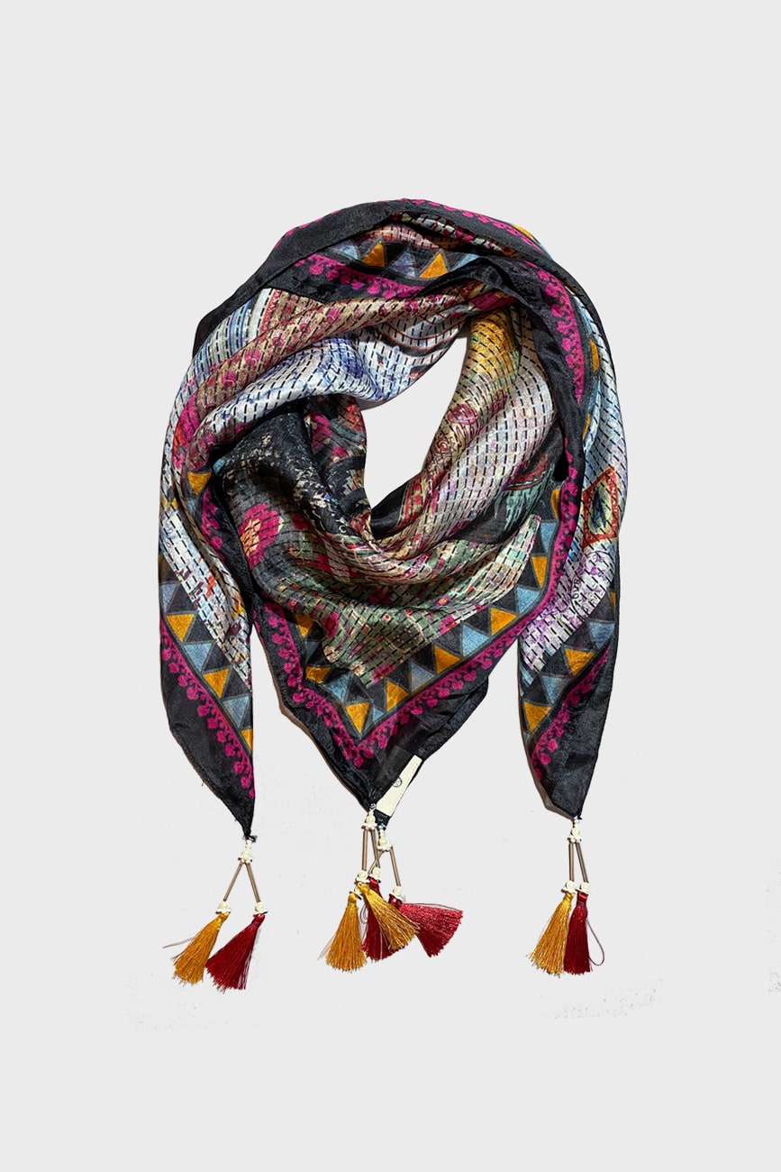 COLLAGE PRINT SCARF