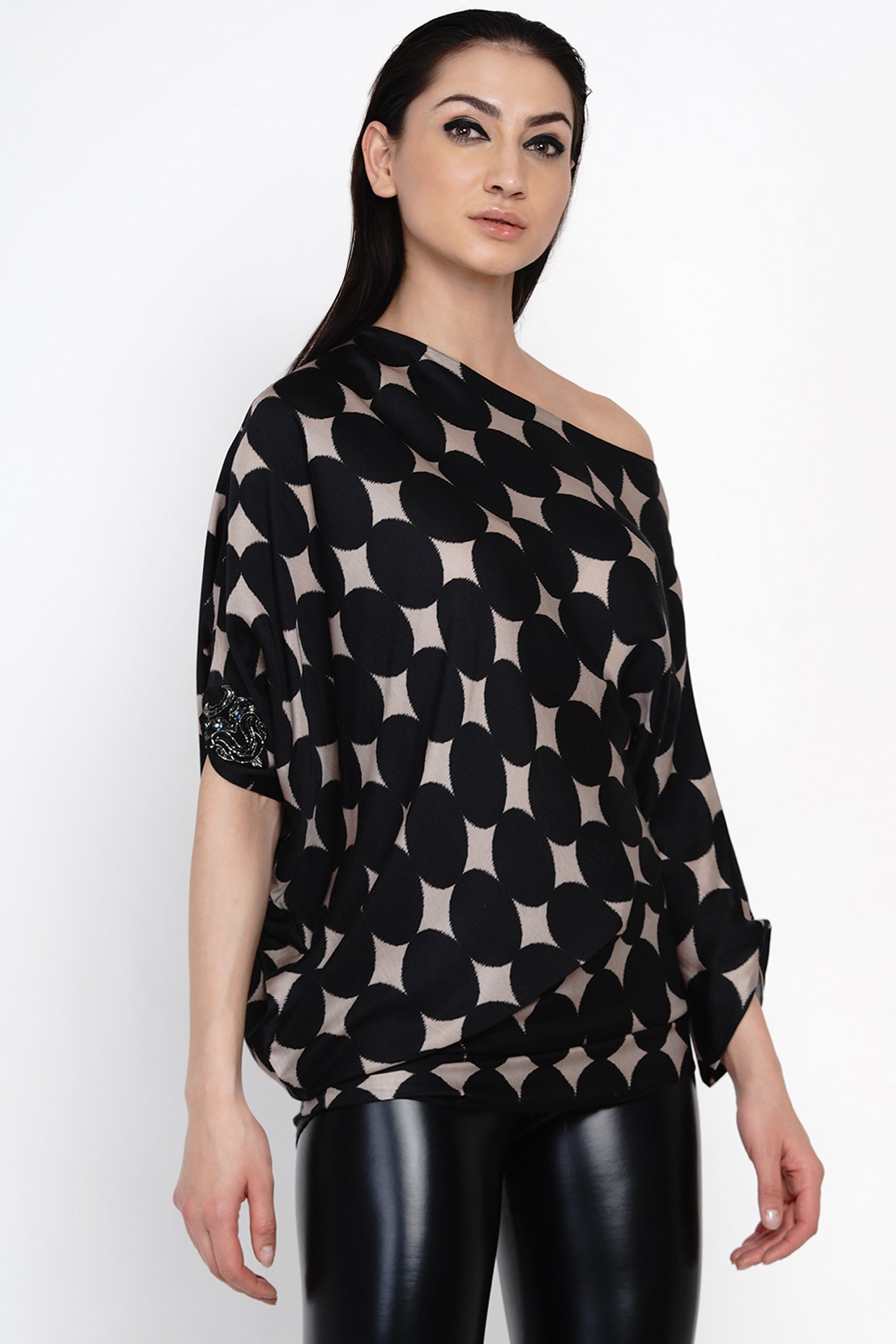 BLACK POLKA SLY-DOF TOP